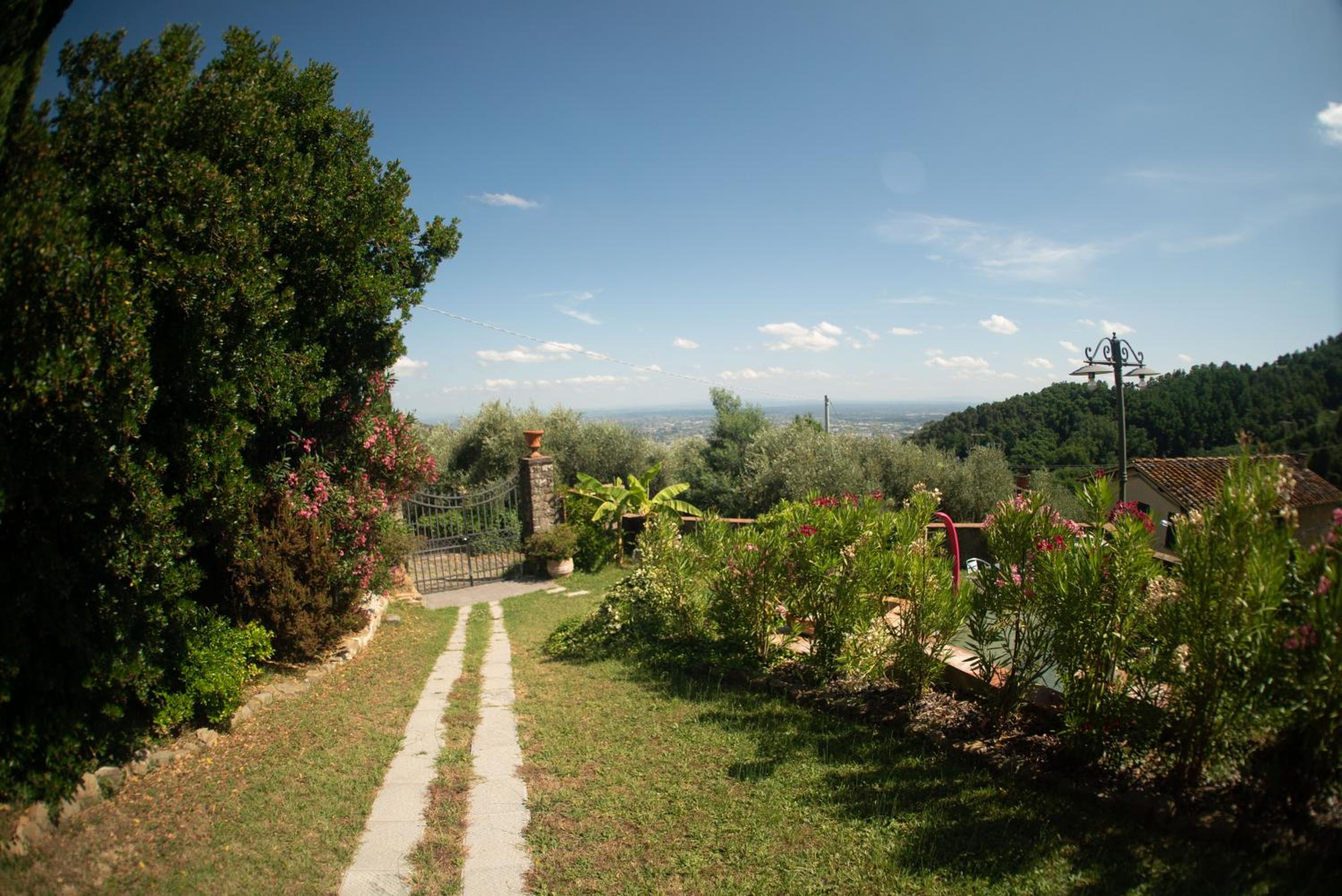 VILLA Castel del Monte - Panoramic Tuscan Villa with Jacuzzi view 5