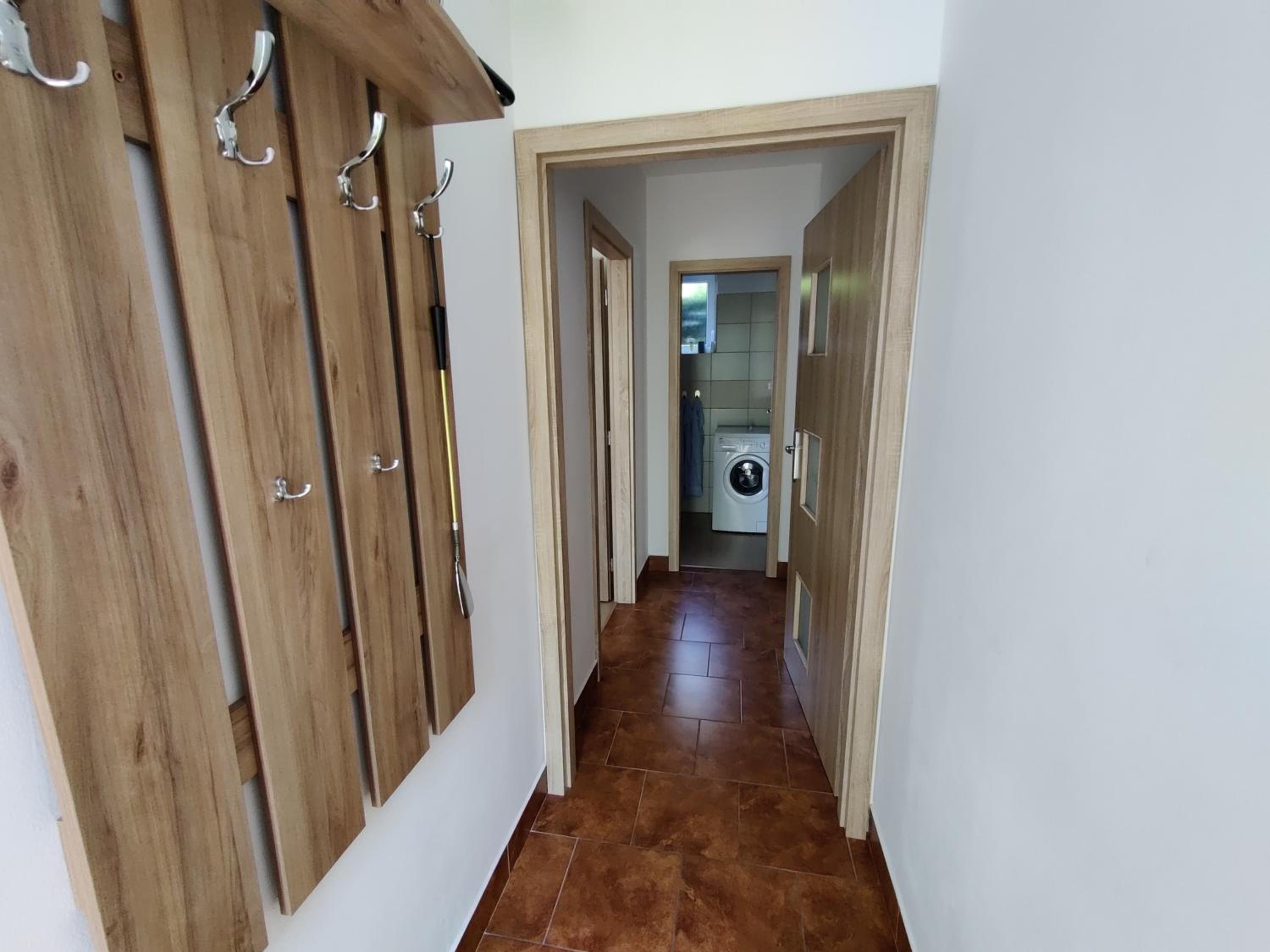 Apartman pod lipou - samostatny objekt - carport