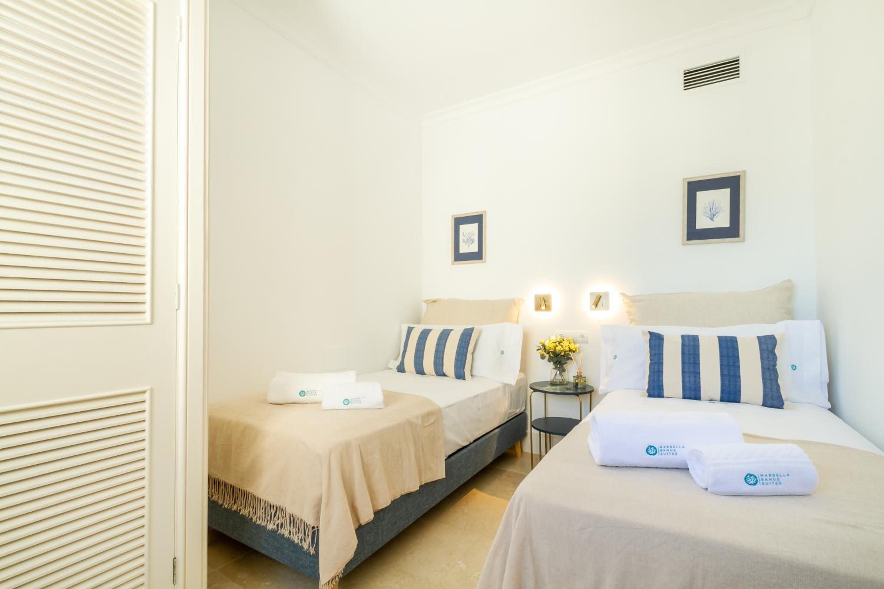 MARBELLA BANUS SUITES - Puerto Banus Marina Harbour Seafront Apartment