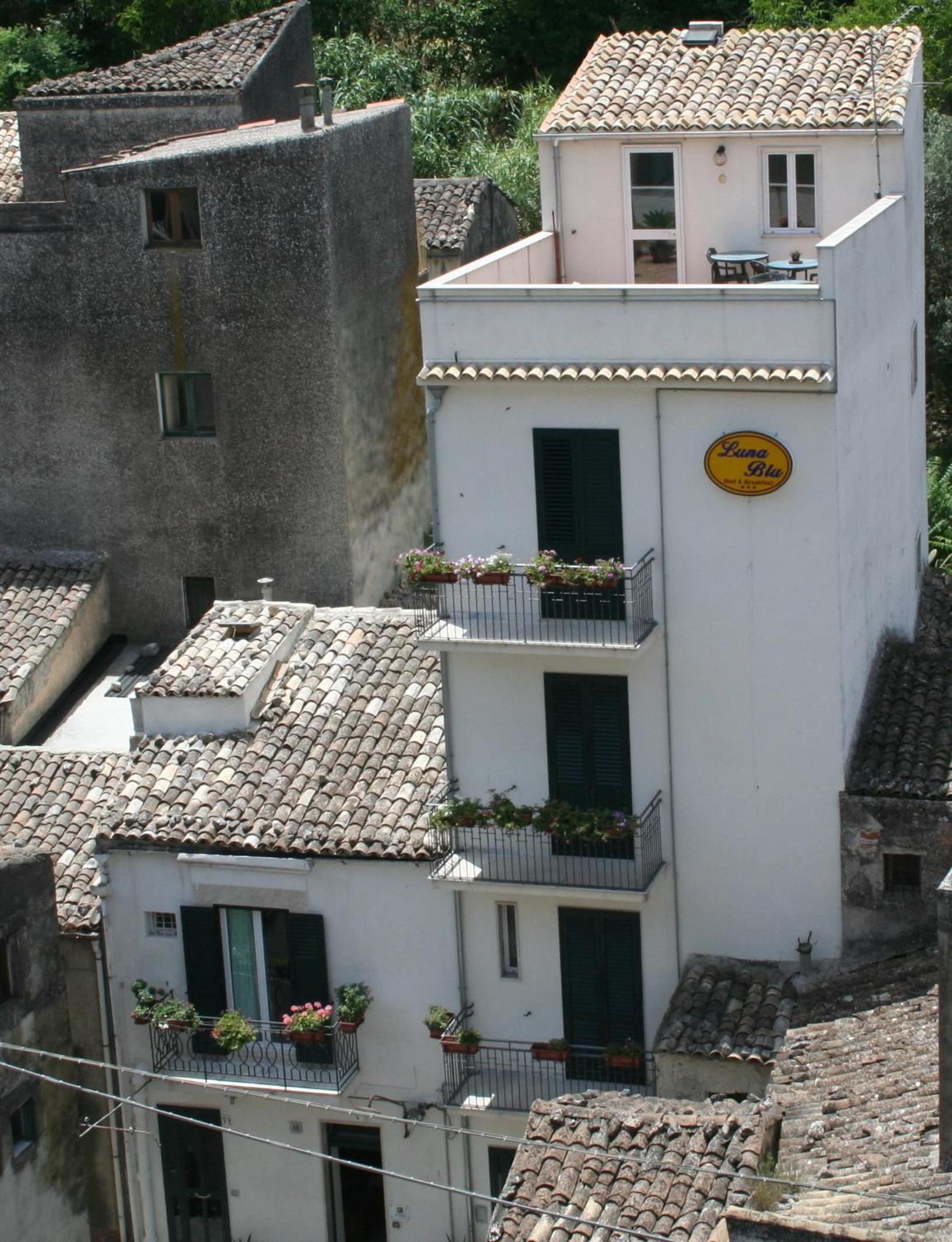Hotel B&B Luna Blu - Image 1