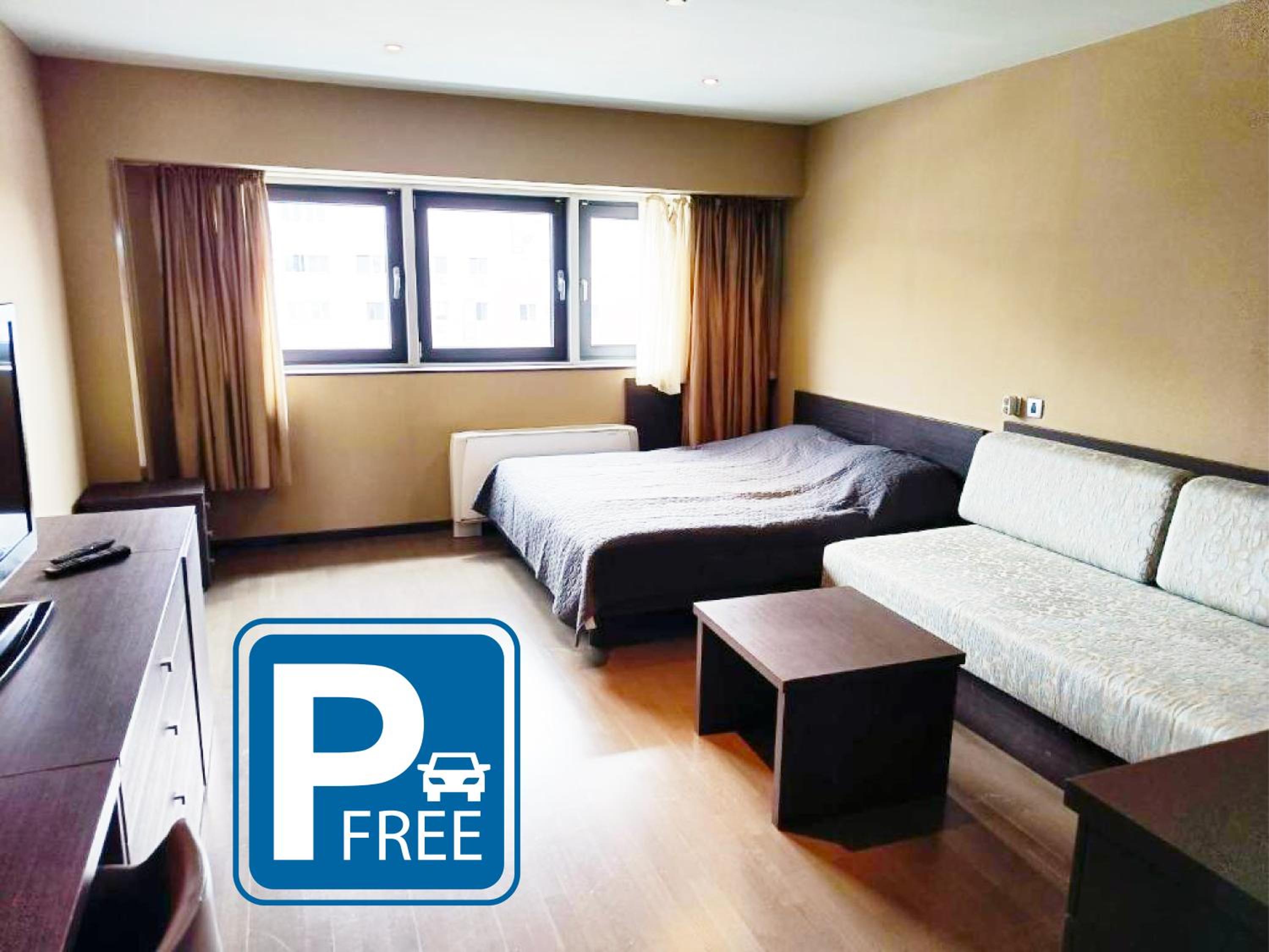 Nitro Rooms view 3