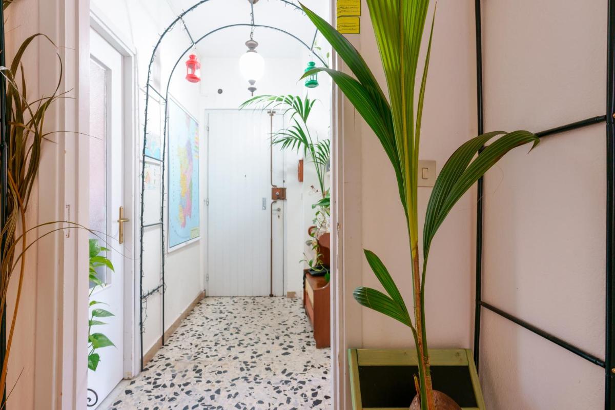 B&B POTHOS - ENG ITA - Rooms with Air Conditioning Wi-Fi Fridge Netflix Bike Rent Local Guide - Camere con aria condizionata, frigo, internet, guida locale photo 3