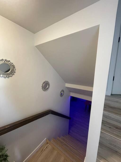 Fully Furnished CozyTwo Bedroom