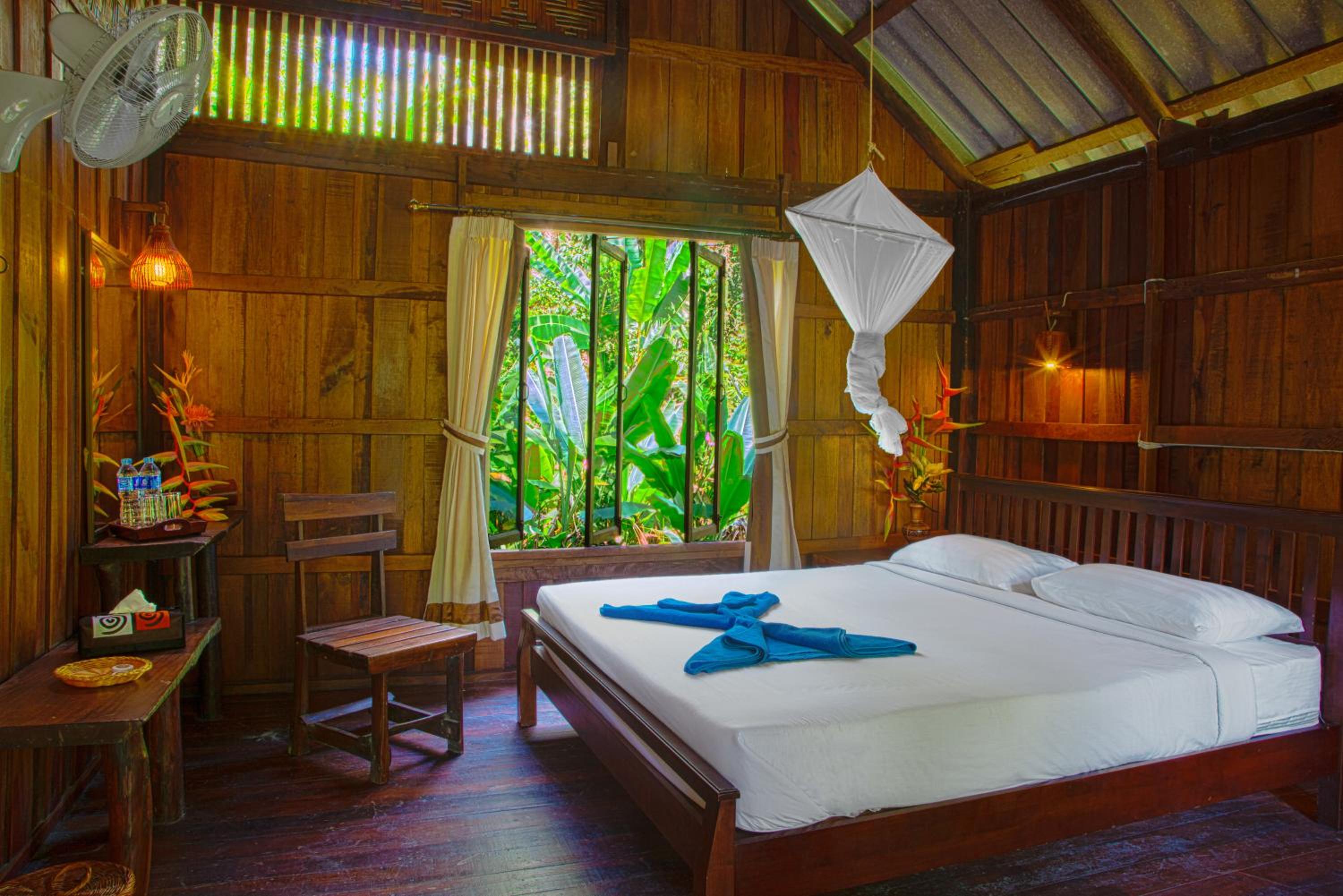 Khao Sok Riverside Cottages