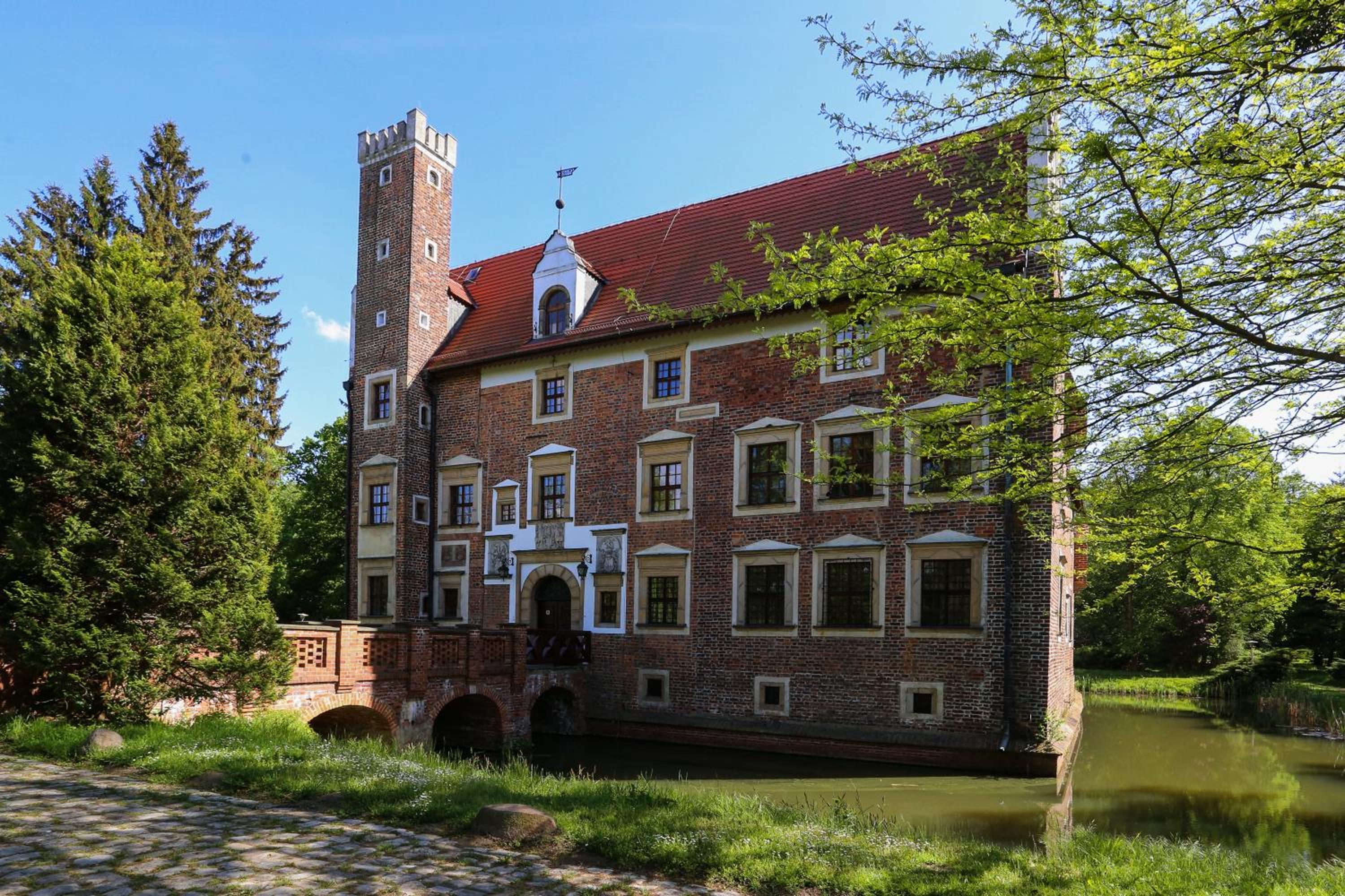 Zamek na wodzie w Wojnowicach view 3