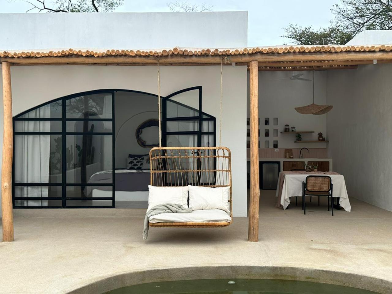 Hotel Las Guapas Villas Tamarindo - Image 1