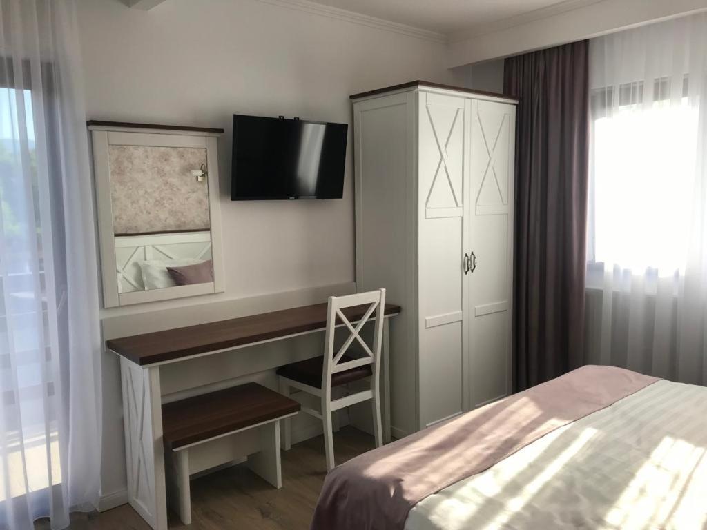 Evergreen Chalet