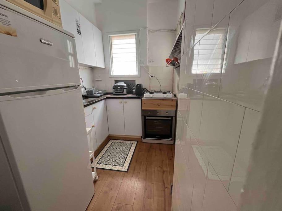 Cozy Apartment - In The Heart Of Tel - Aviv view 3