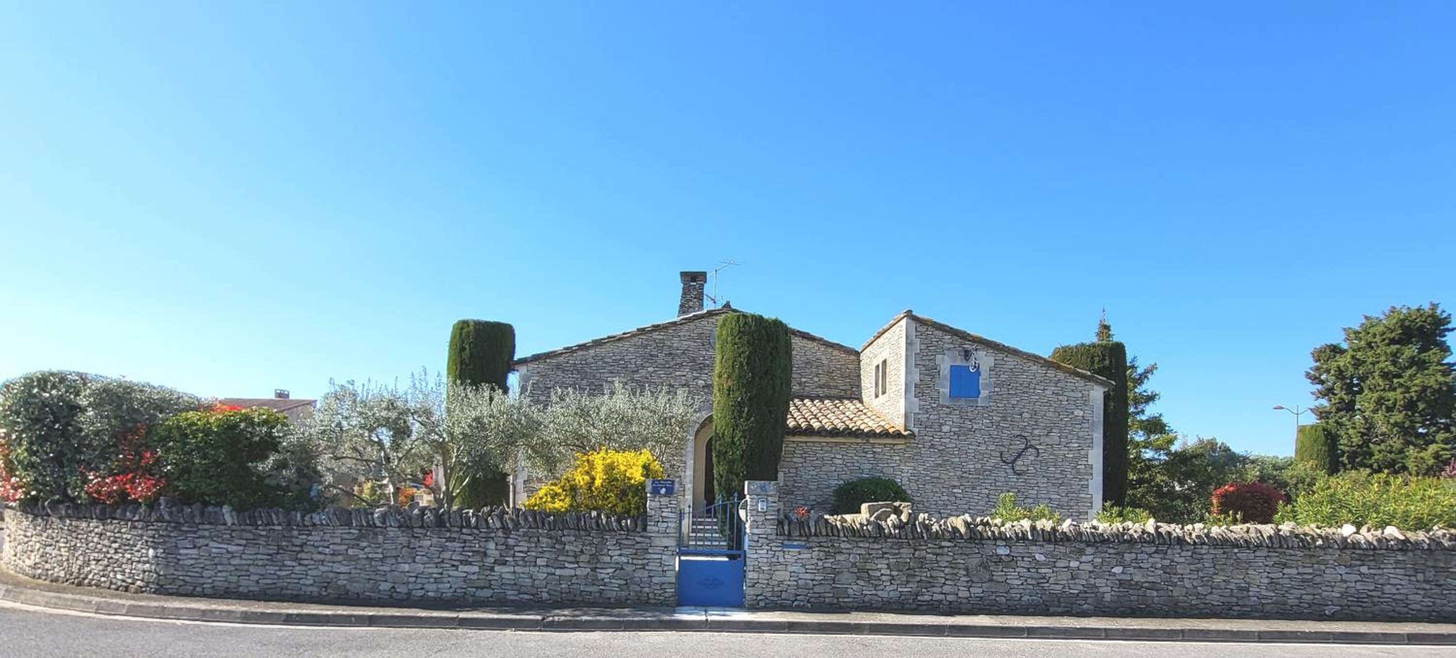 "La Massette du Cheval Blanc" Villa de caractère en pierre