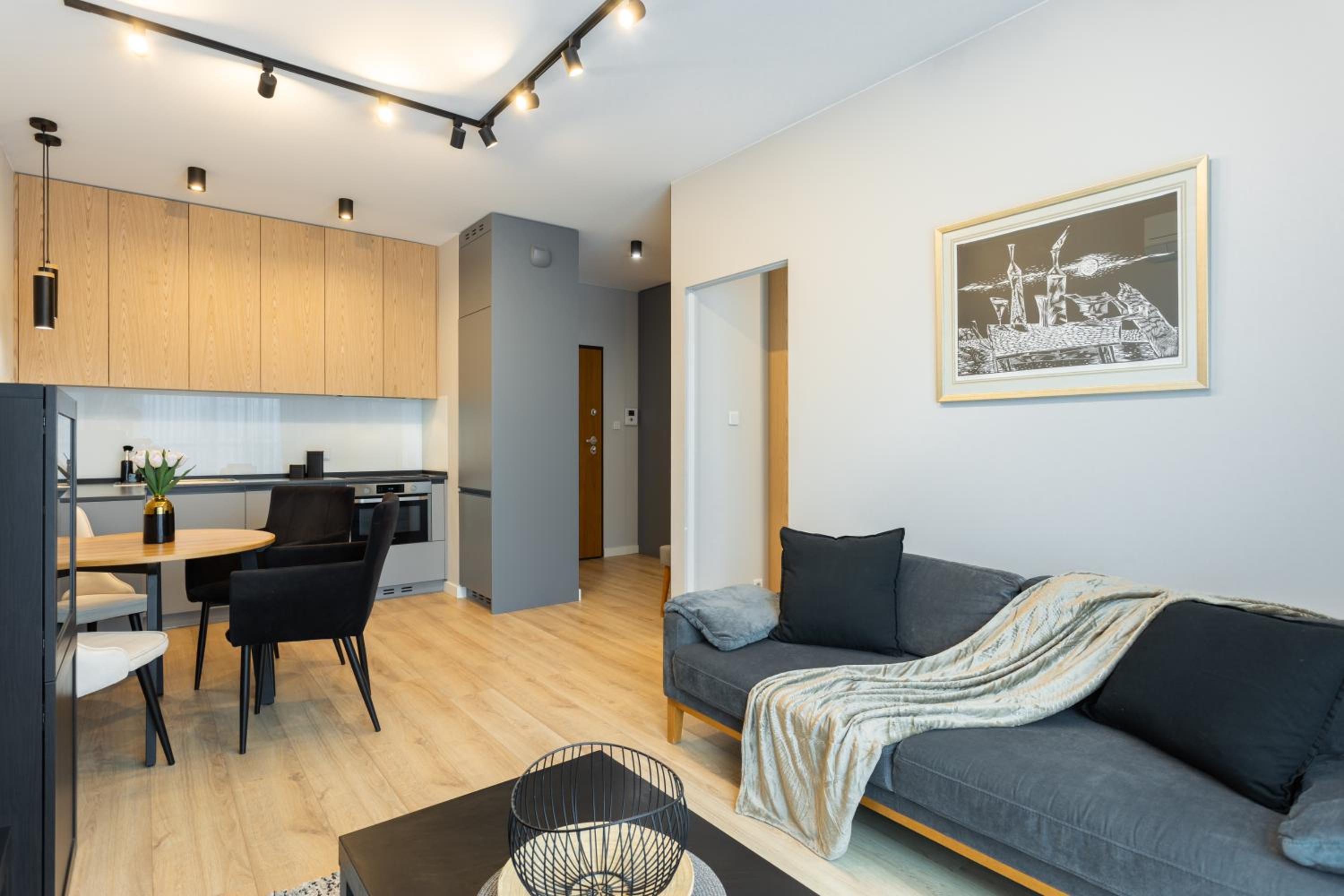 Golden Apartments Warsaw - Luxury Building, Rooftop Terrace, Sienna