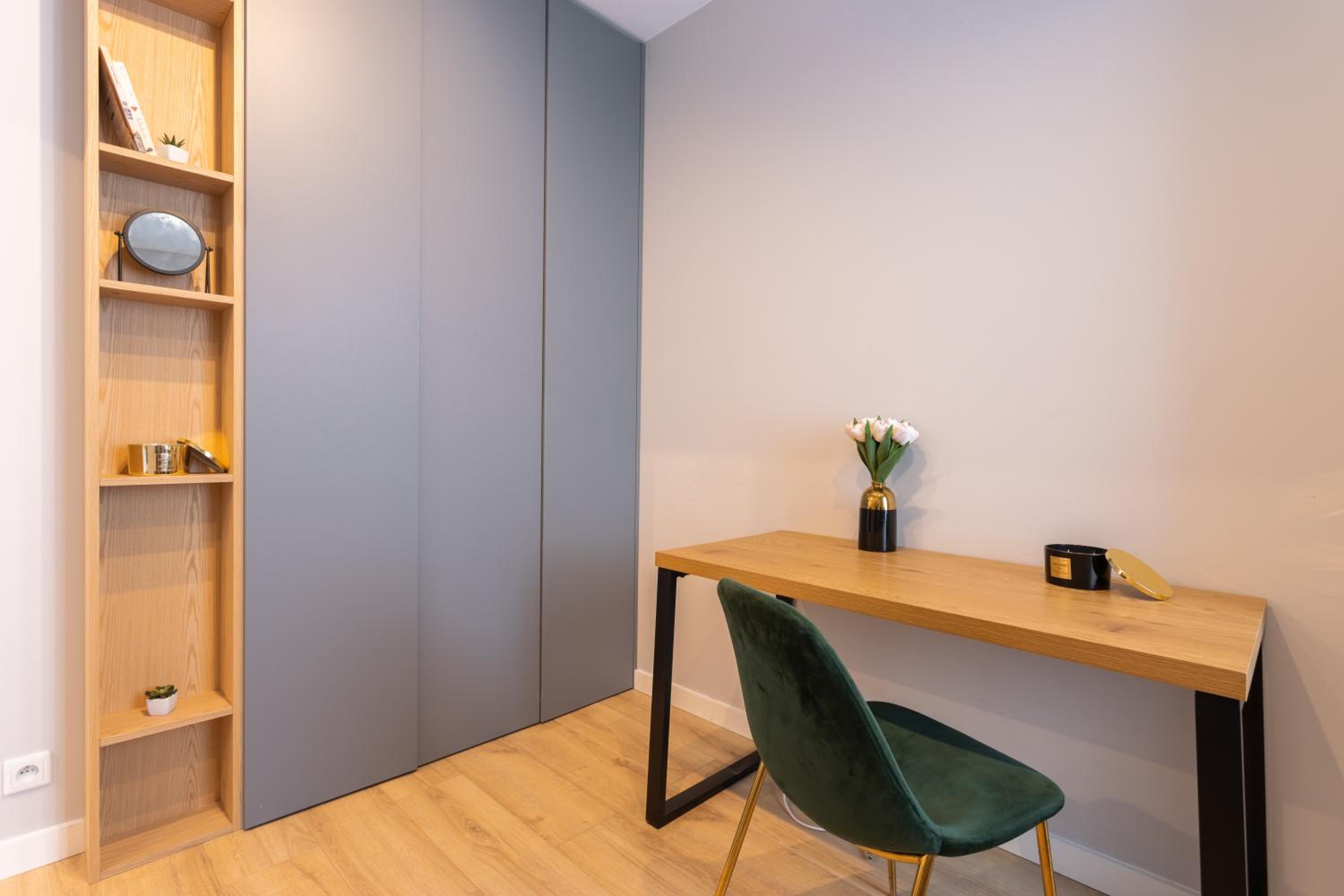 Golden Apartments Warsaw - Luxury Building, Rooftop Terrace, Sienna
