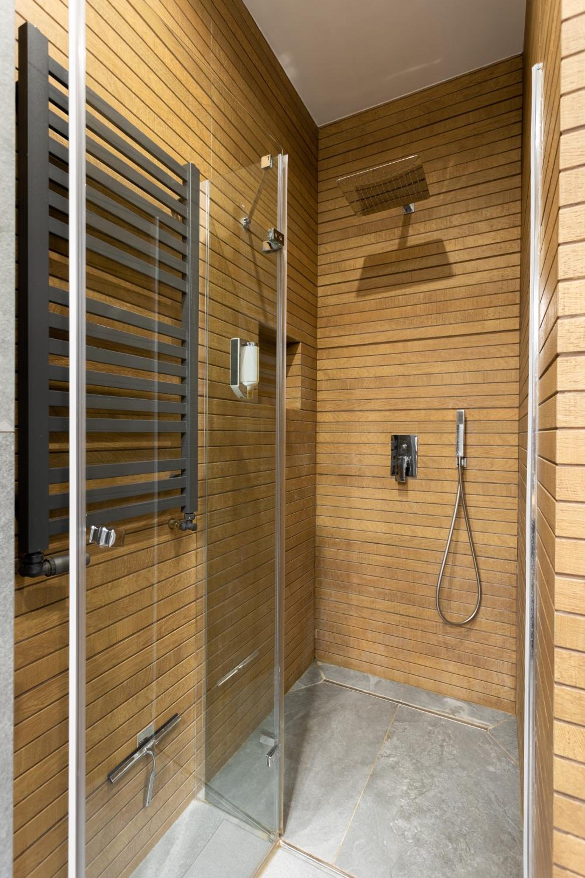 Golden Apartments Warsaw - Luxury Building, Rooftop Terrace, Sienna