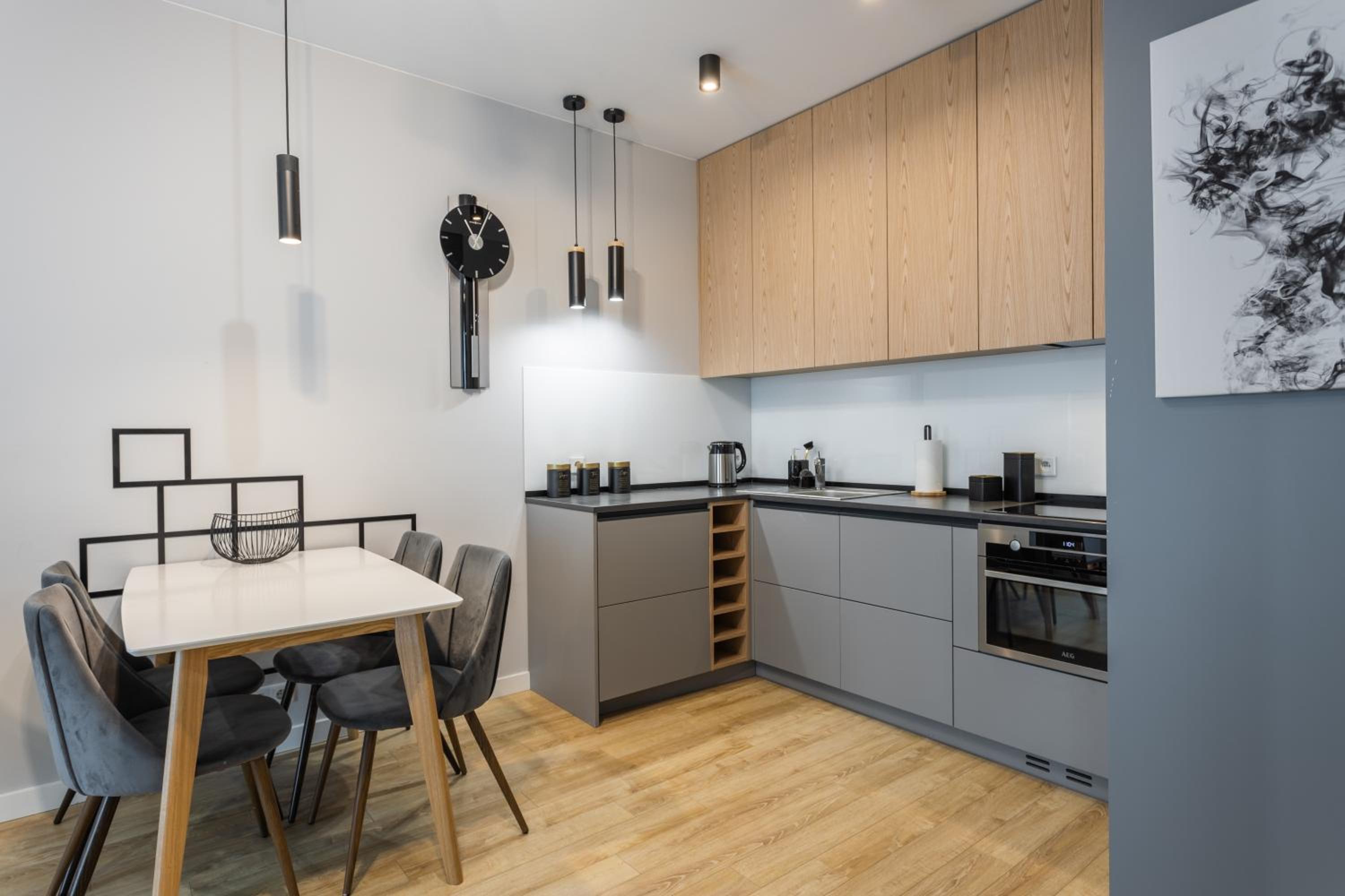 Golden Apartments Warsaw - Luxury Building, Rooftop Terrace, Sienna