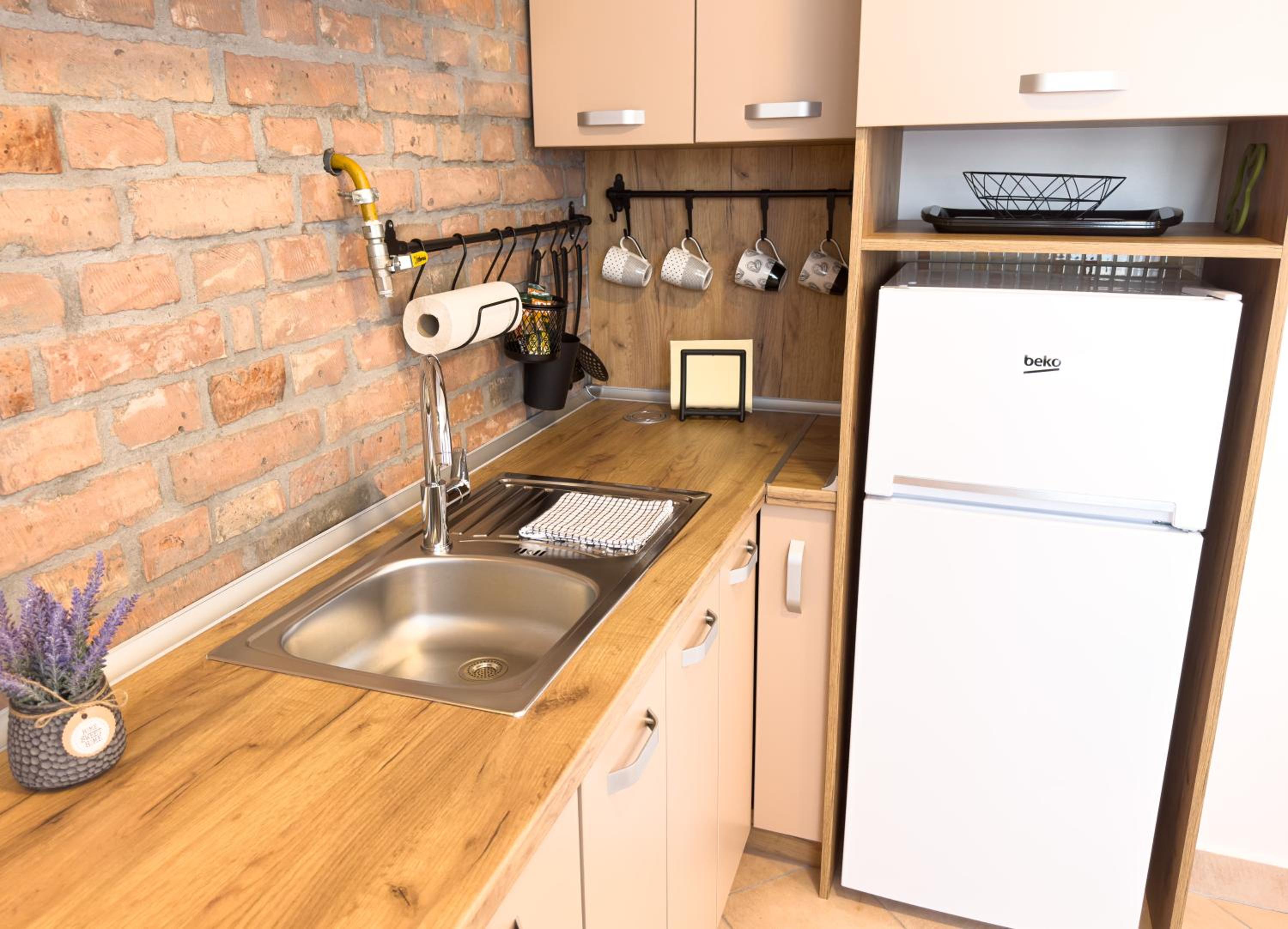 Luxurious and Cosy Brick Apartment - Free private parking