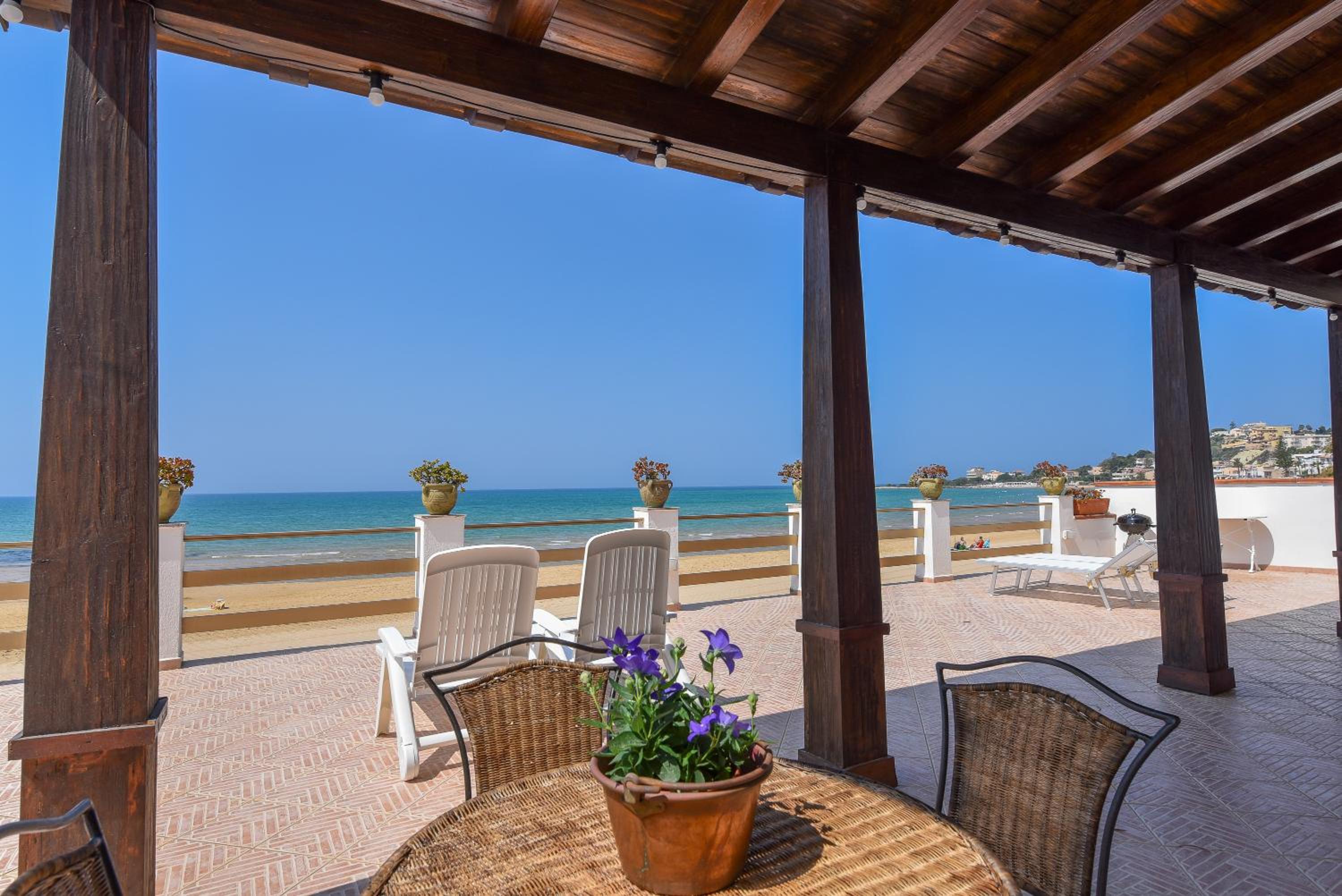 Le Sorelle Villa sul mare view 4