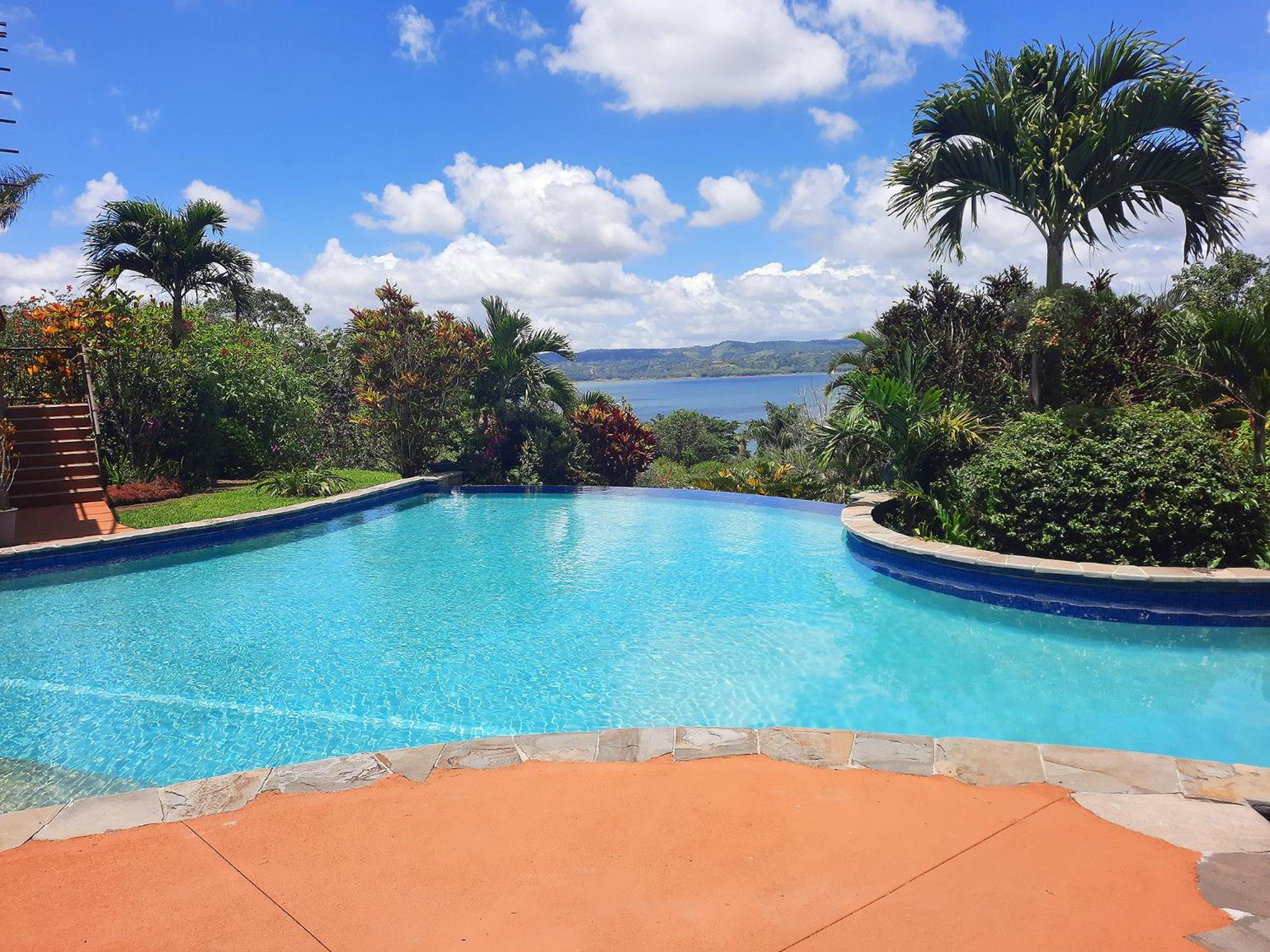 Lakeview Arenal Suite - 2025-2026 Traveller Award Winners