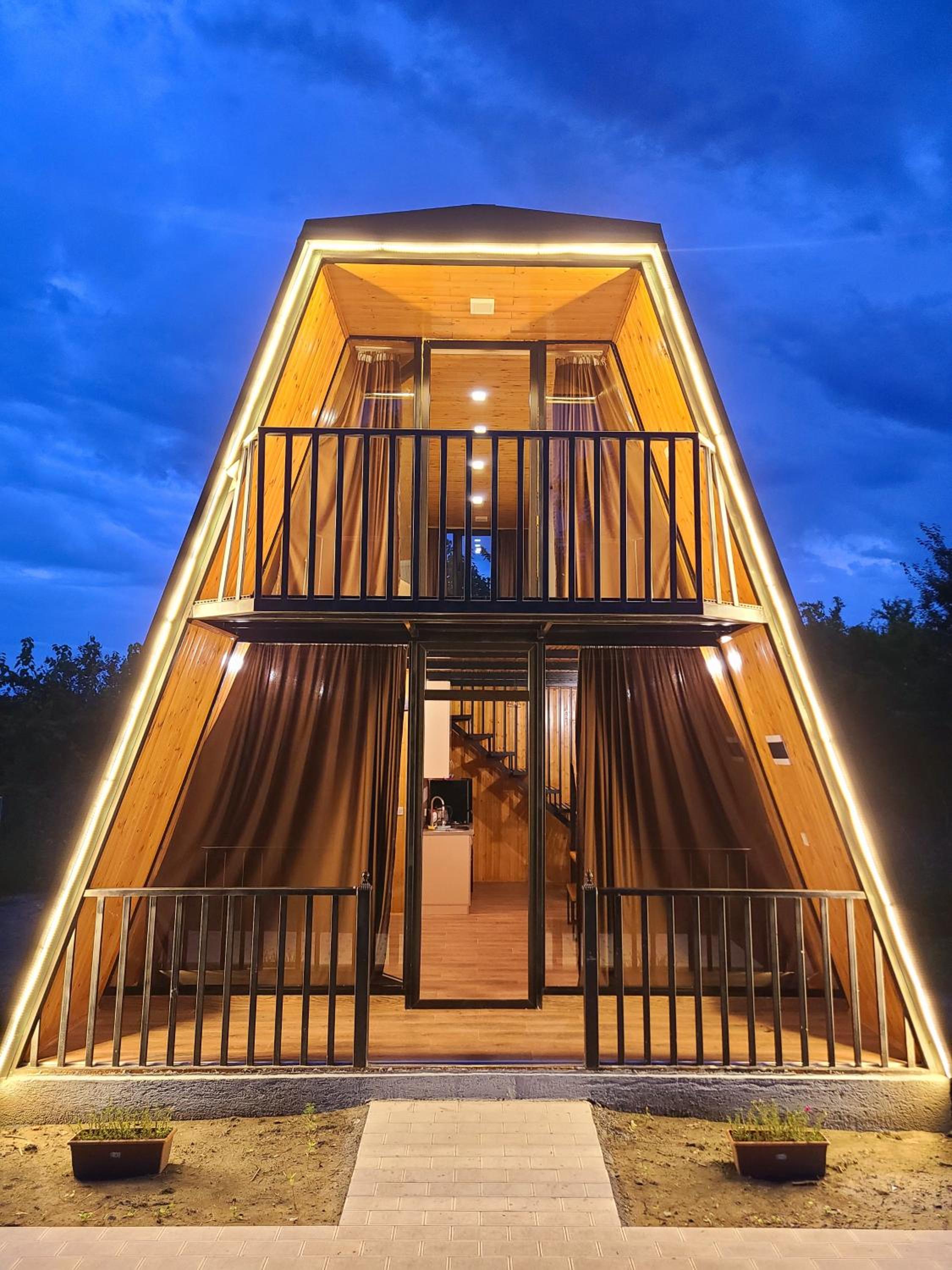 Diamond Cottages