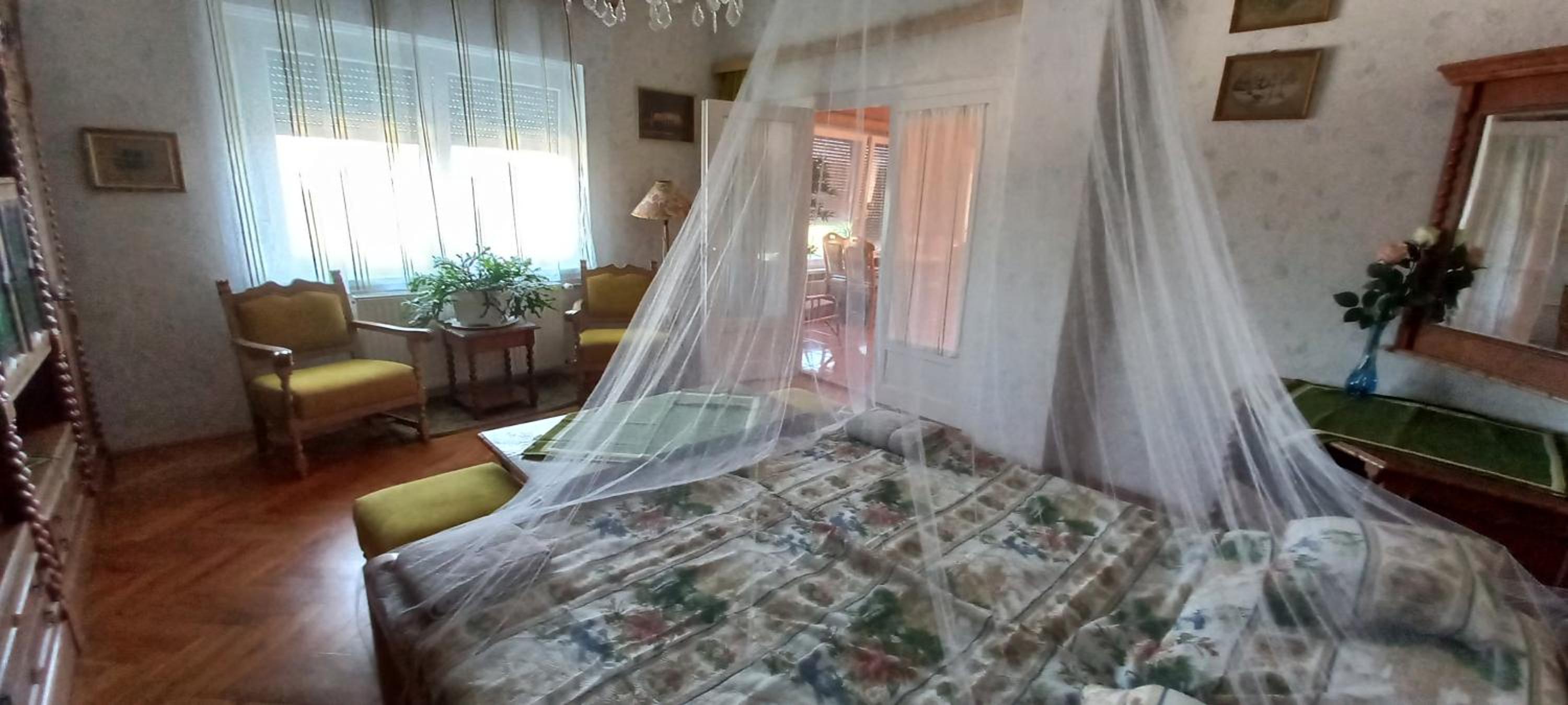 Anna Villa