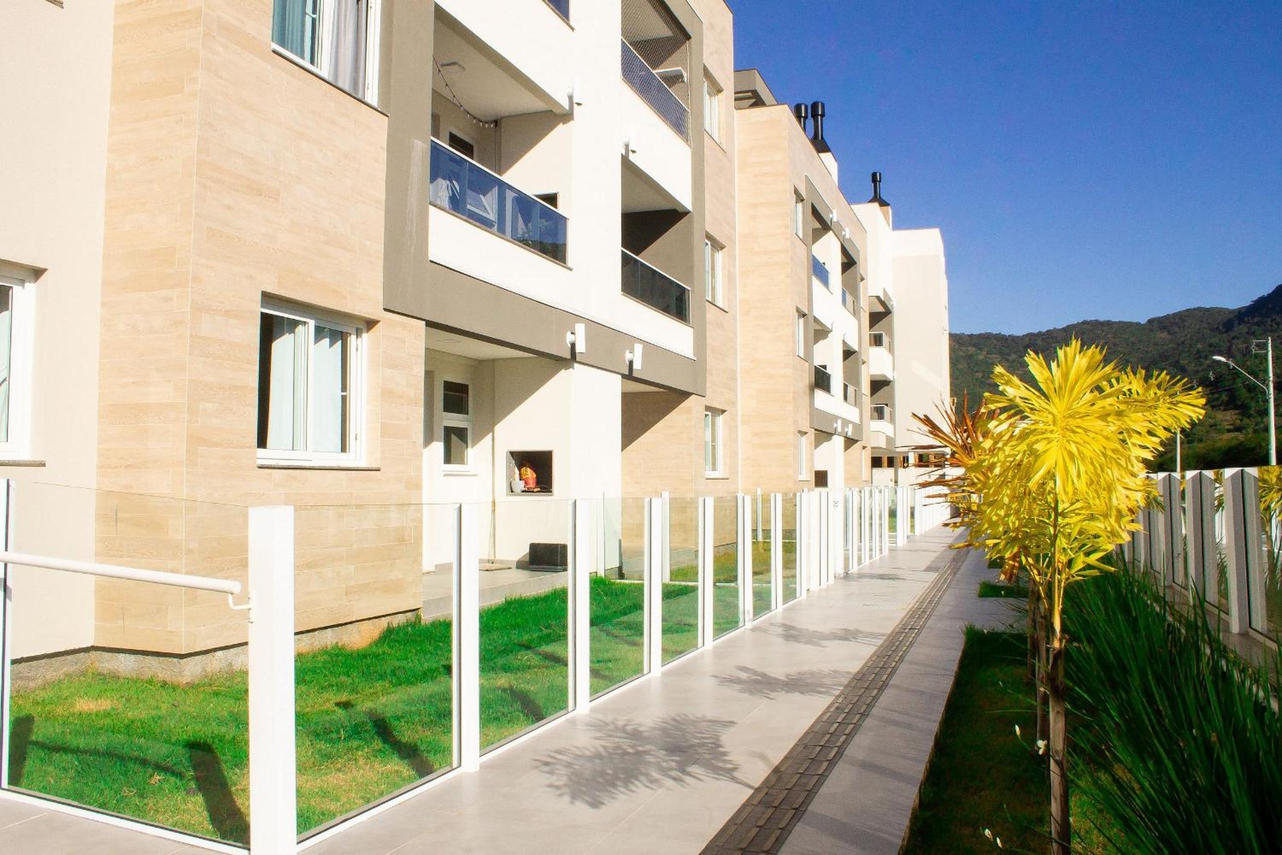 Modern apartment with pool and barbecue CRR201