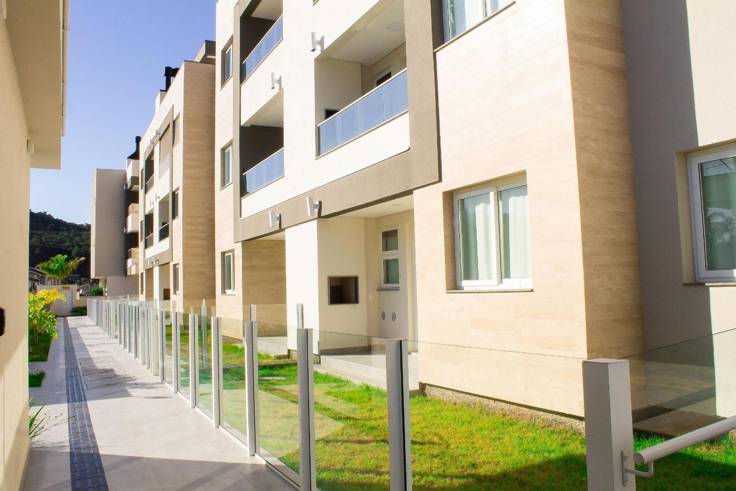 Modern apartment with pool and barbecue CRR201