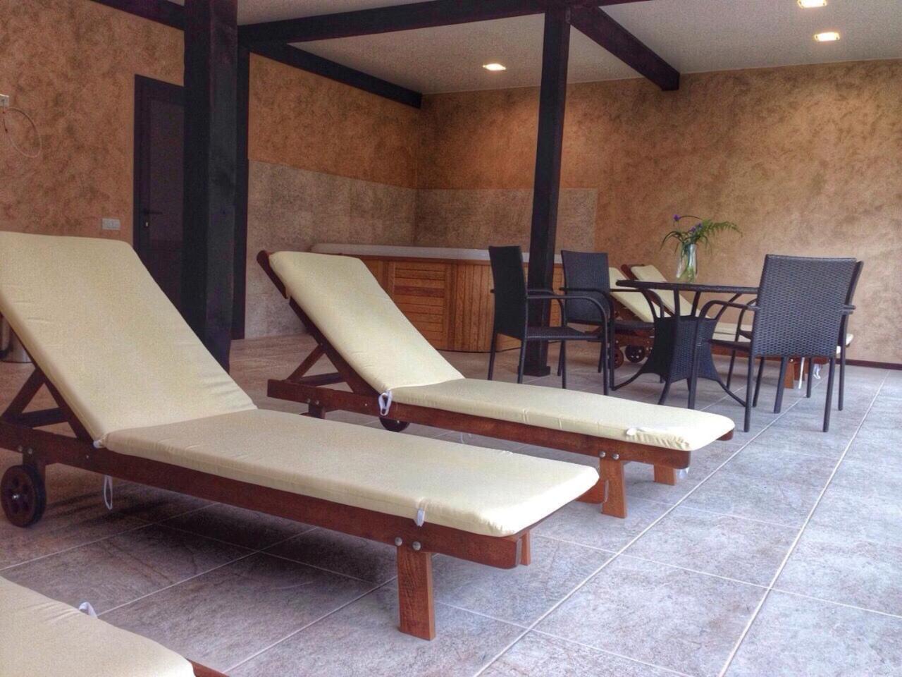 Valevtsi Mount Lodge - 365 days hot outdoor pool -