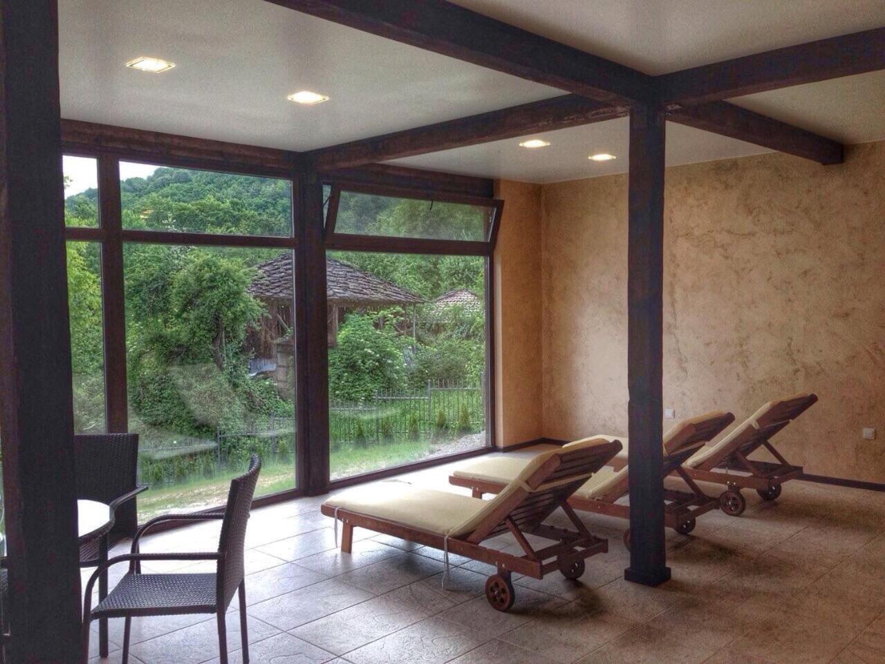 Valevtsi Mount Lodge - 365 days hot outdoor pool -