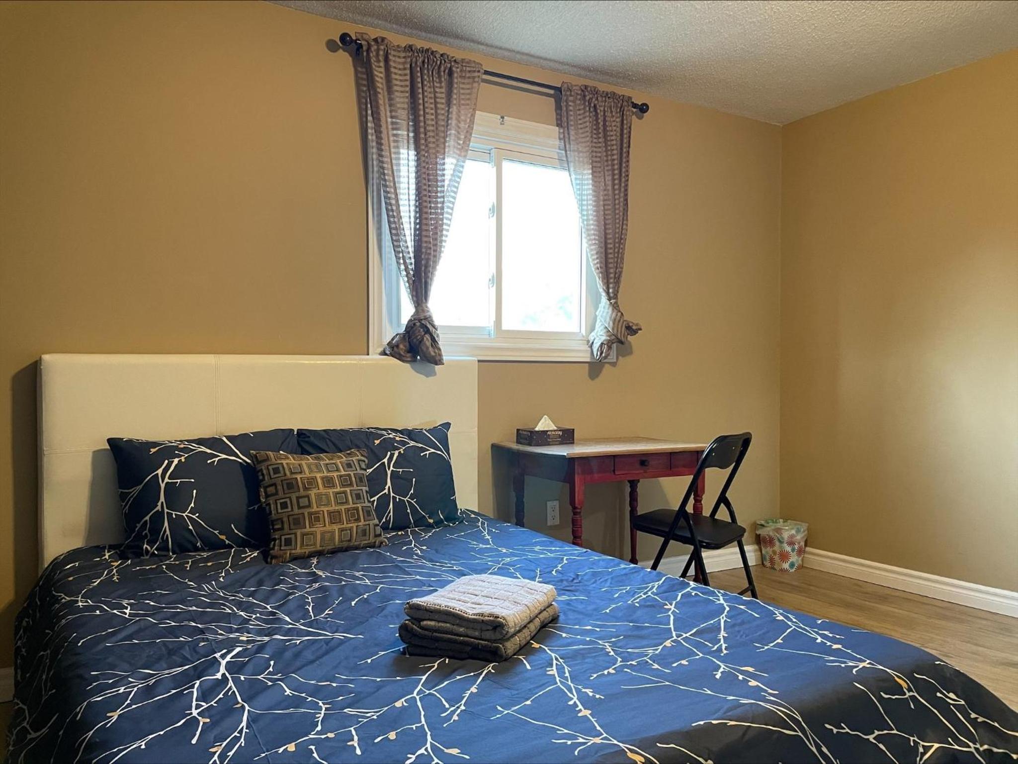 Barrie Vacations - BHF Near College  Hosp Self-Service Check-in So Fast Net Free Parking In Barrie - Property Image 5