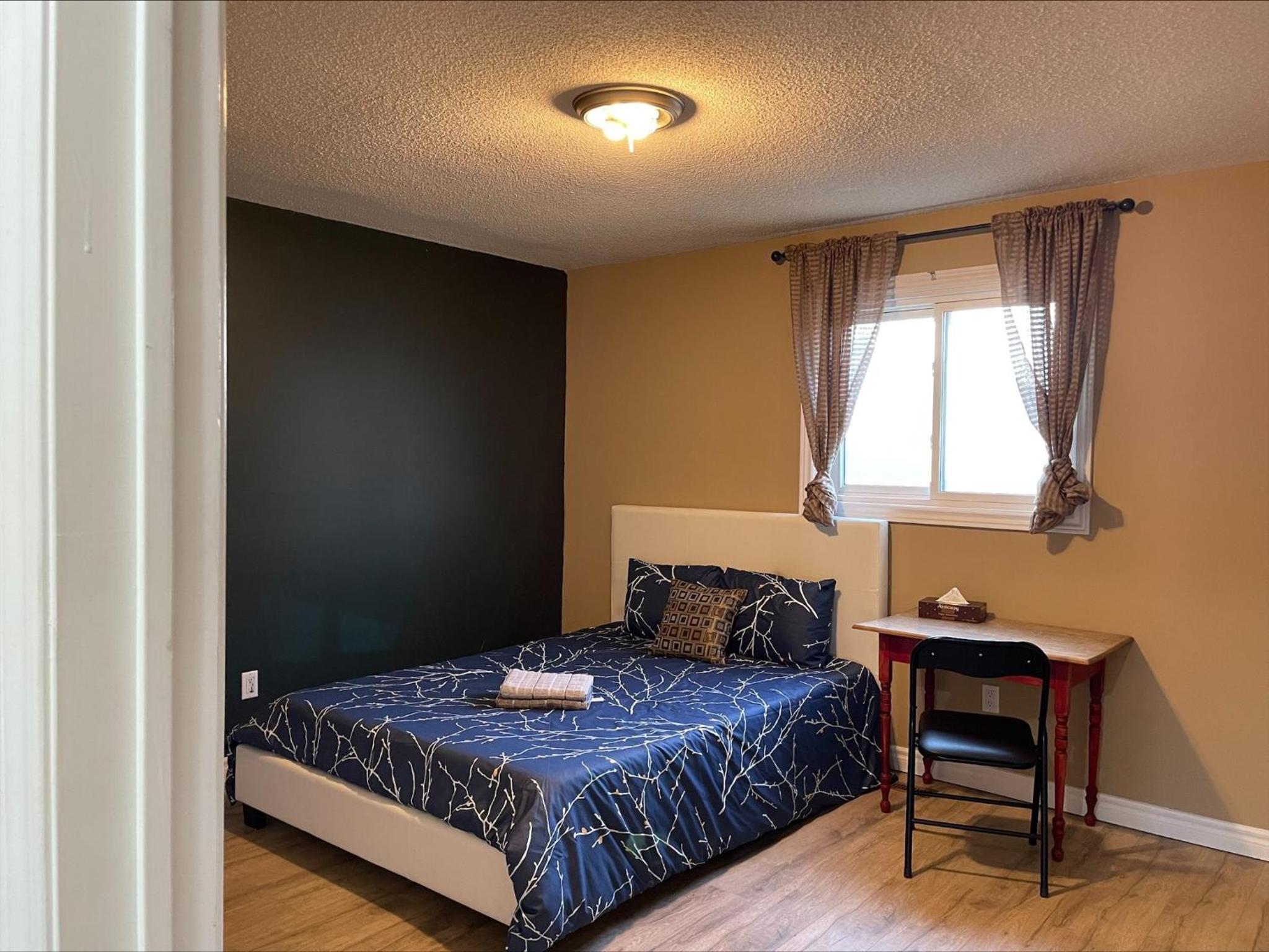 Barrie Vacations - BHF Near College  Hosp Self-Service Check-in So Fast Net Free Parking In Barrie - Property Image 4
