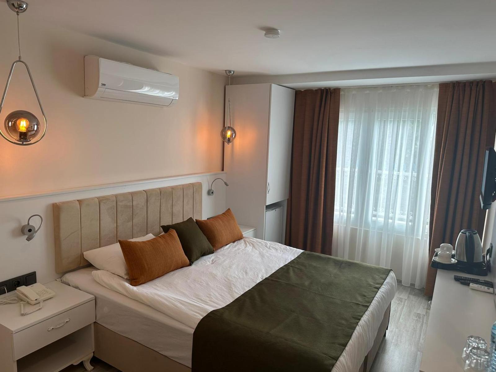 Aura Boutique Hotel - Image 11