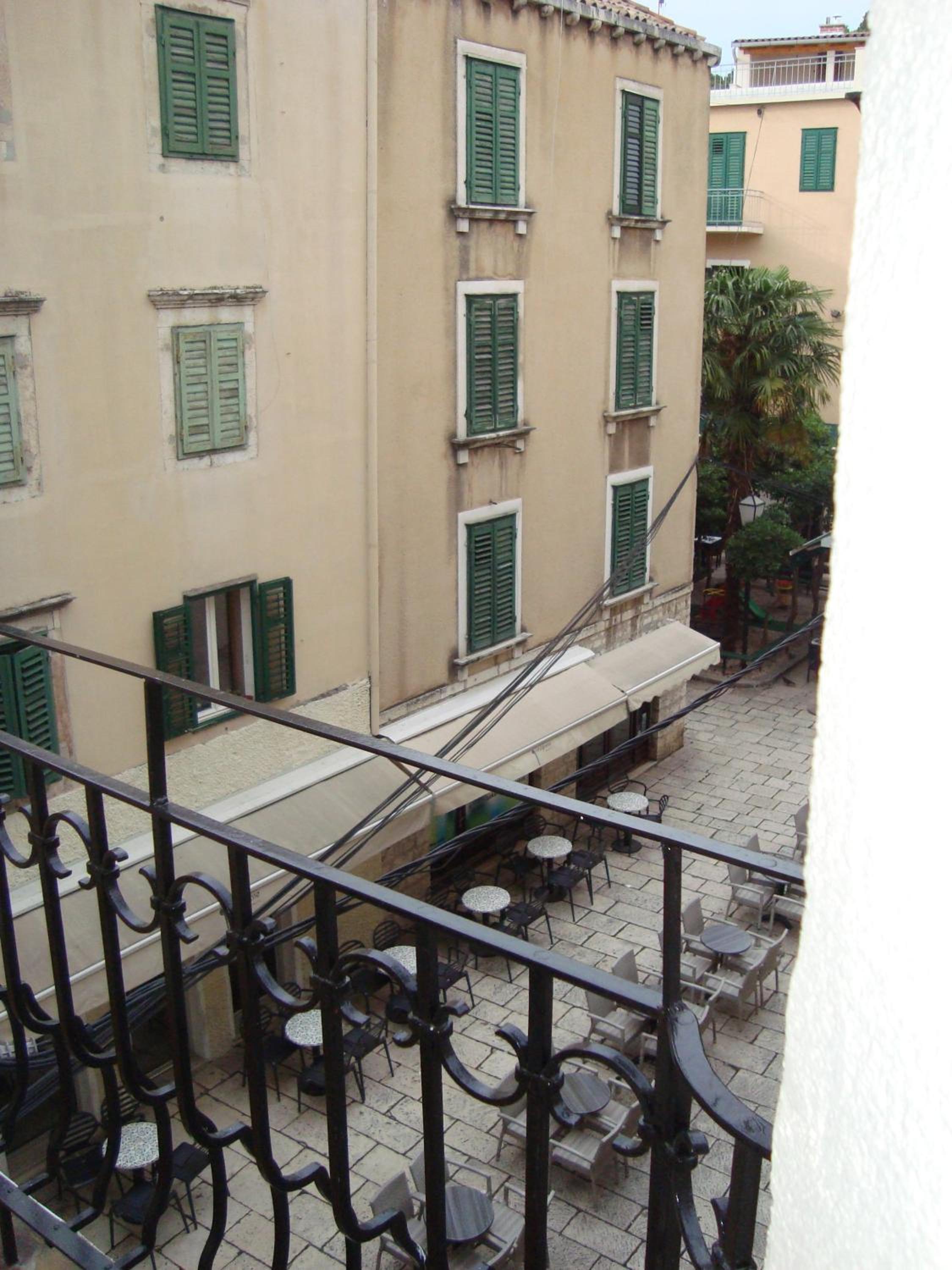 Photo 36