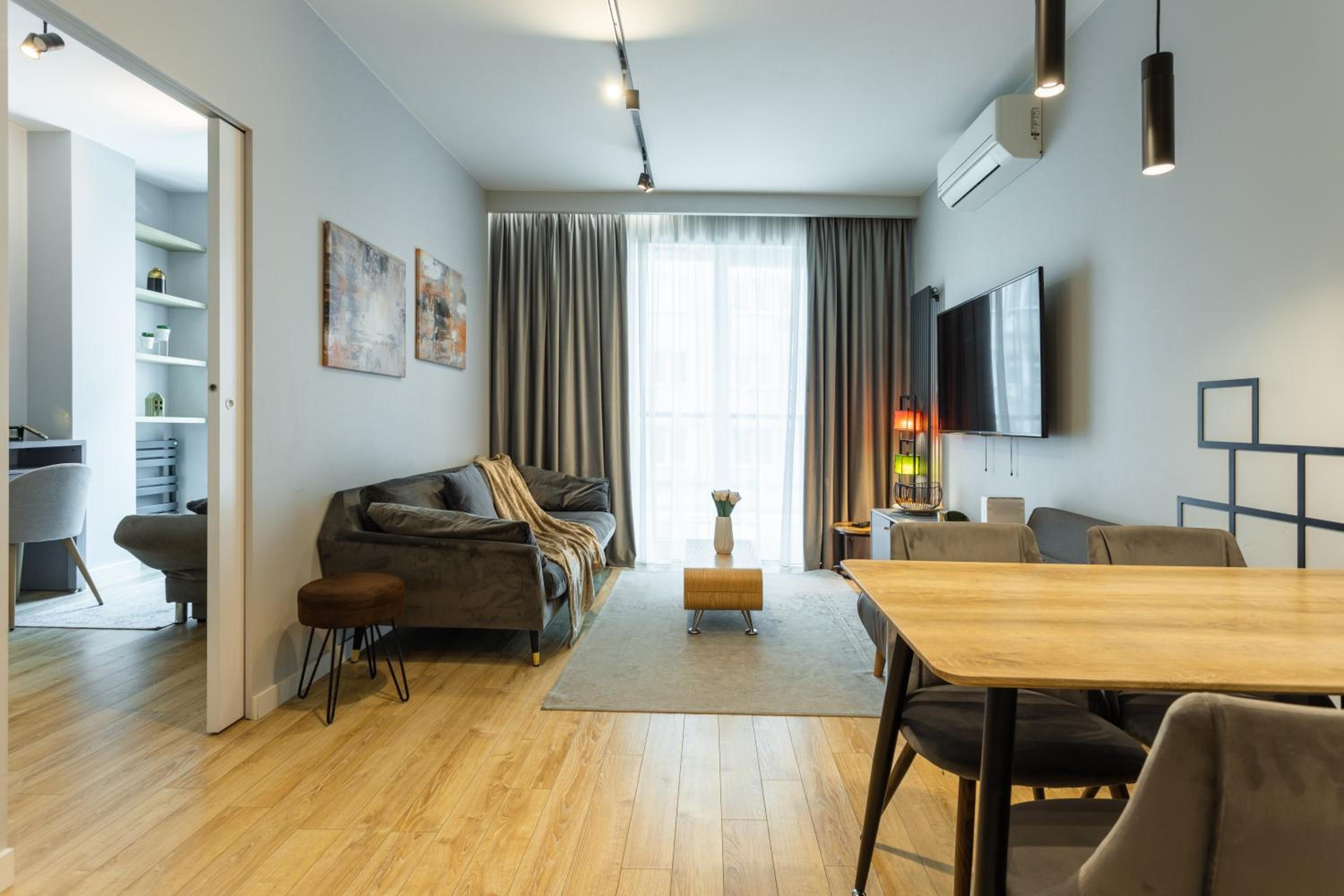Golden Apartments Warsaw - Luxury Building, Rooftop Terrace, Sienna