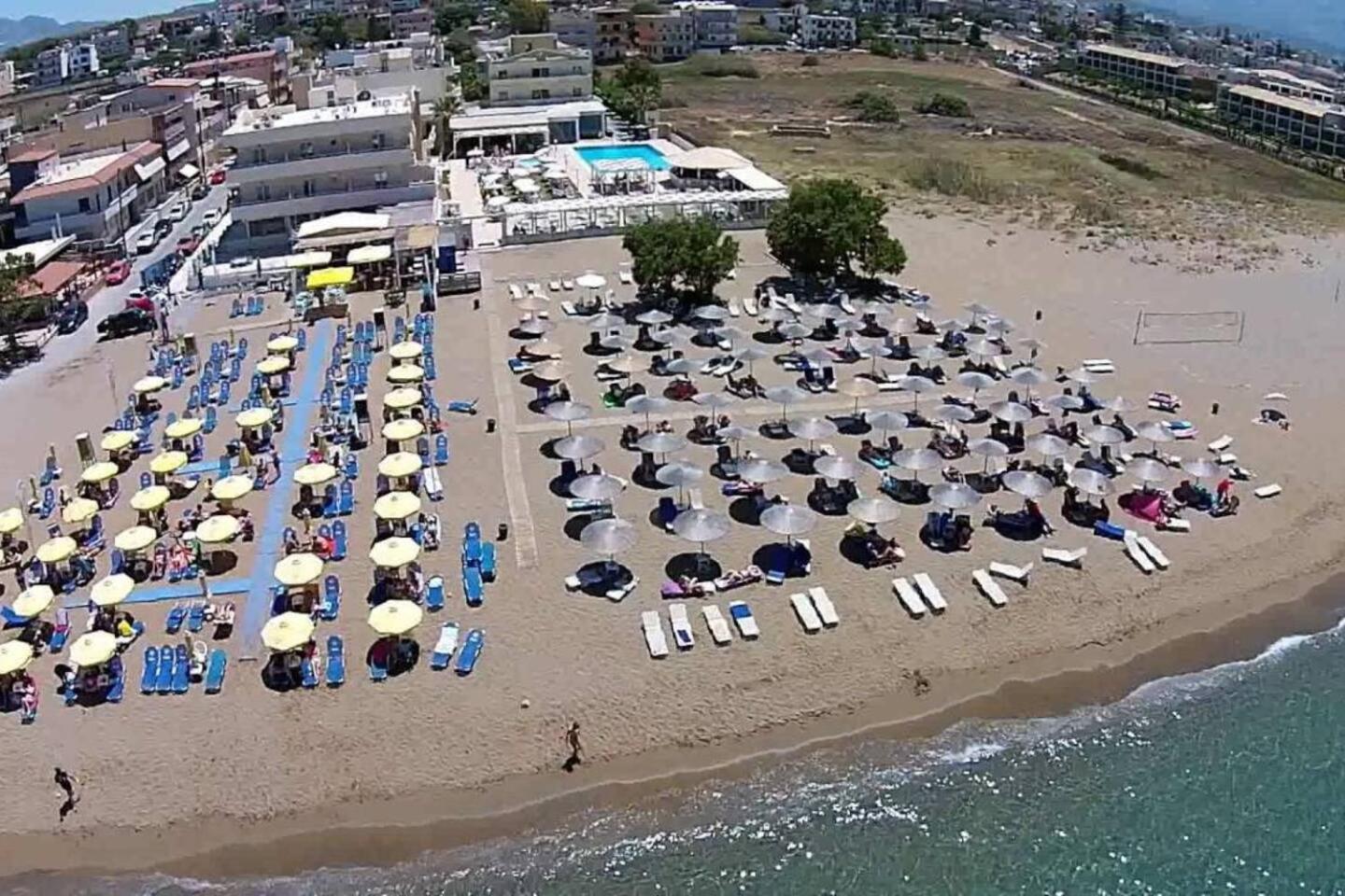 Studio on the closest beach to the city! view 3