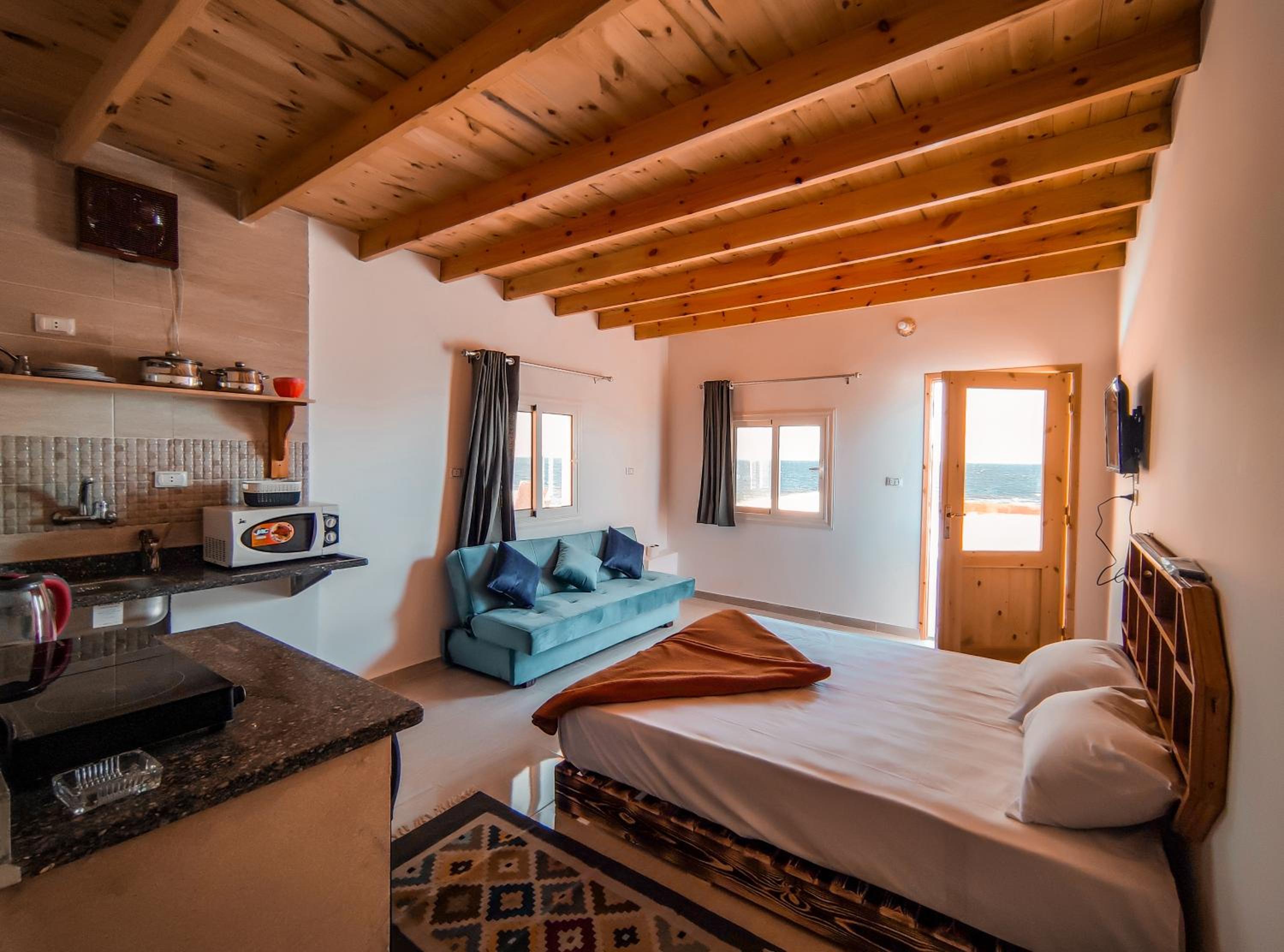 Zarnouk beach house studio