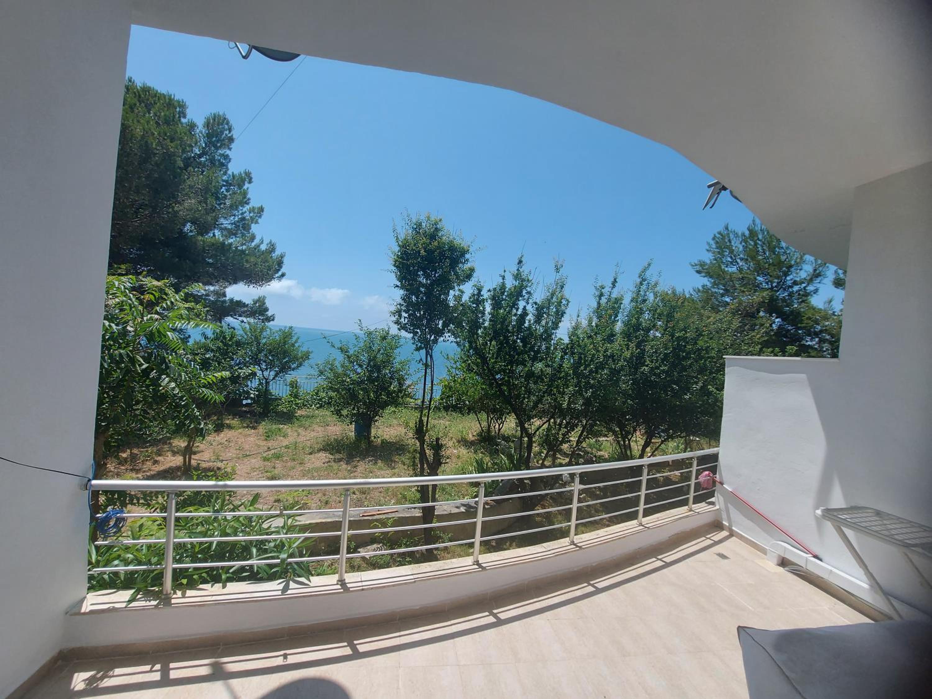 Bral Currila - Peaceful Beachfront Apartment