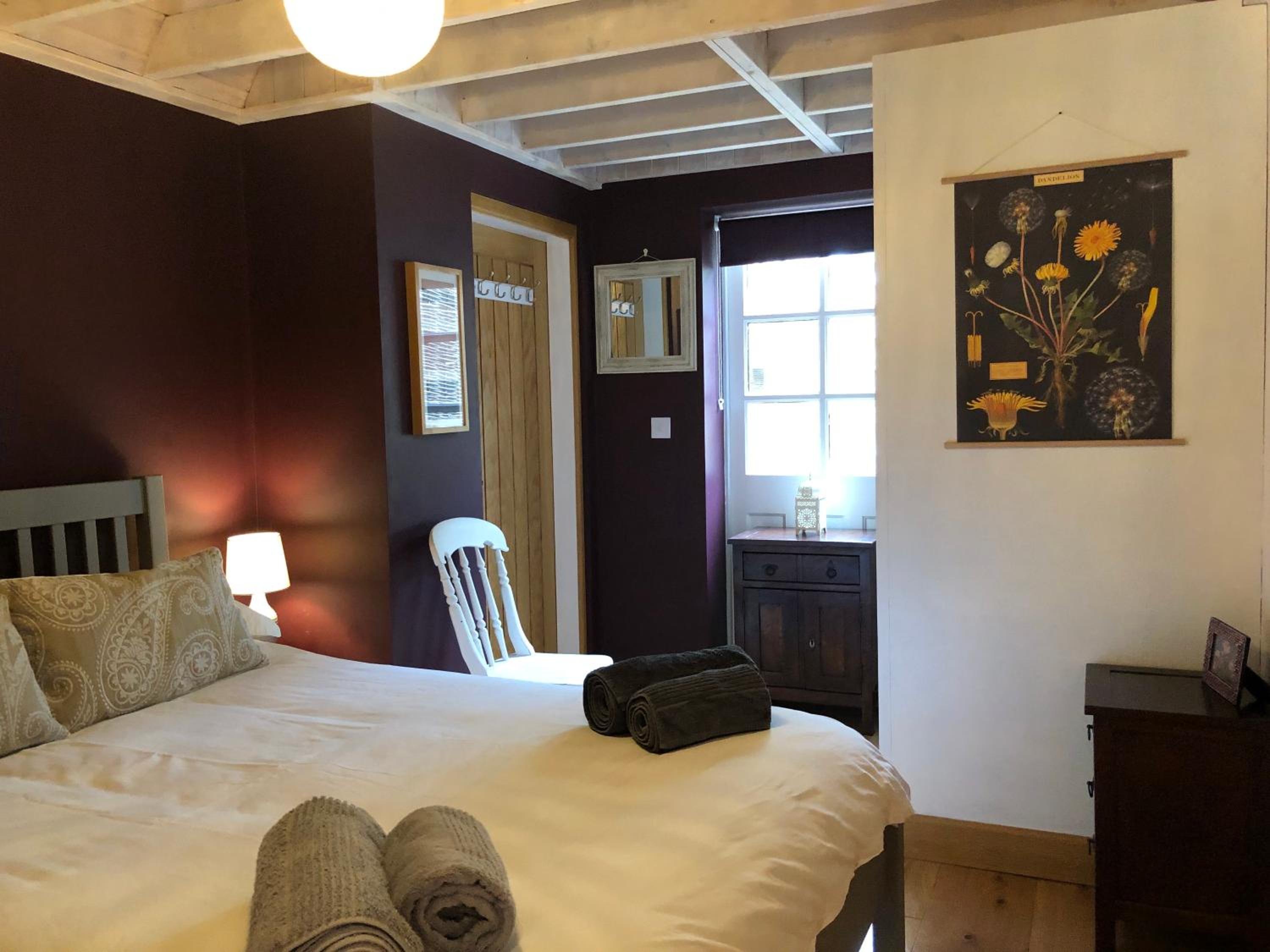 Bank Cottage Apartment - North Cotswolds haven for two view 4