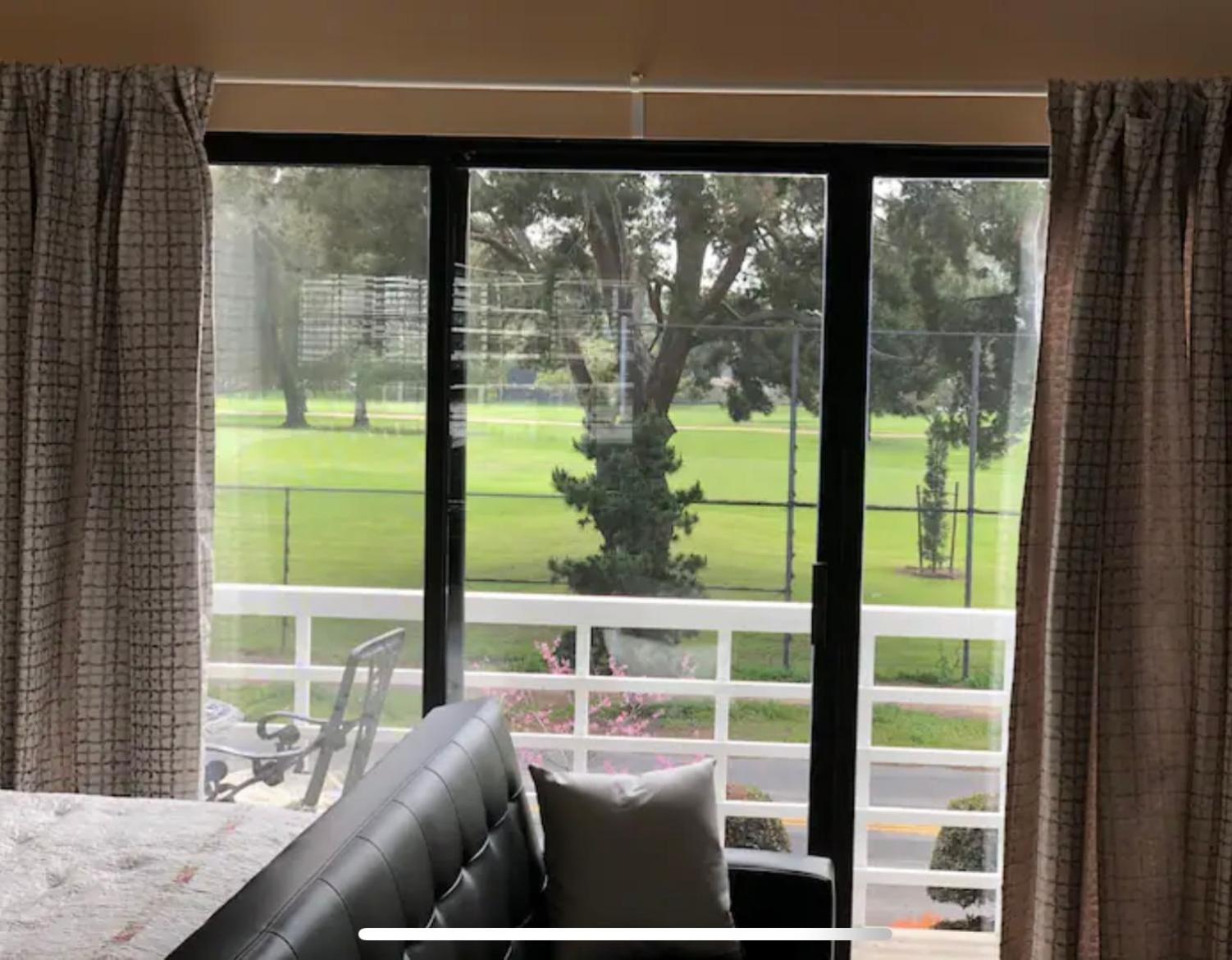 Large Luxury Studio with View in Santa Monica