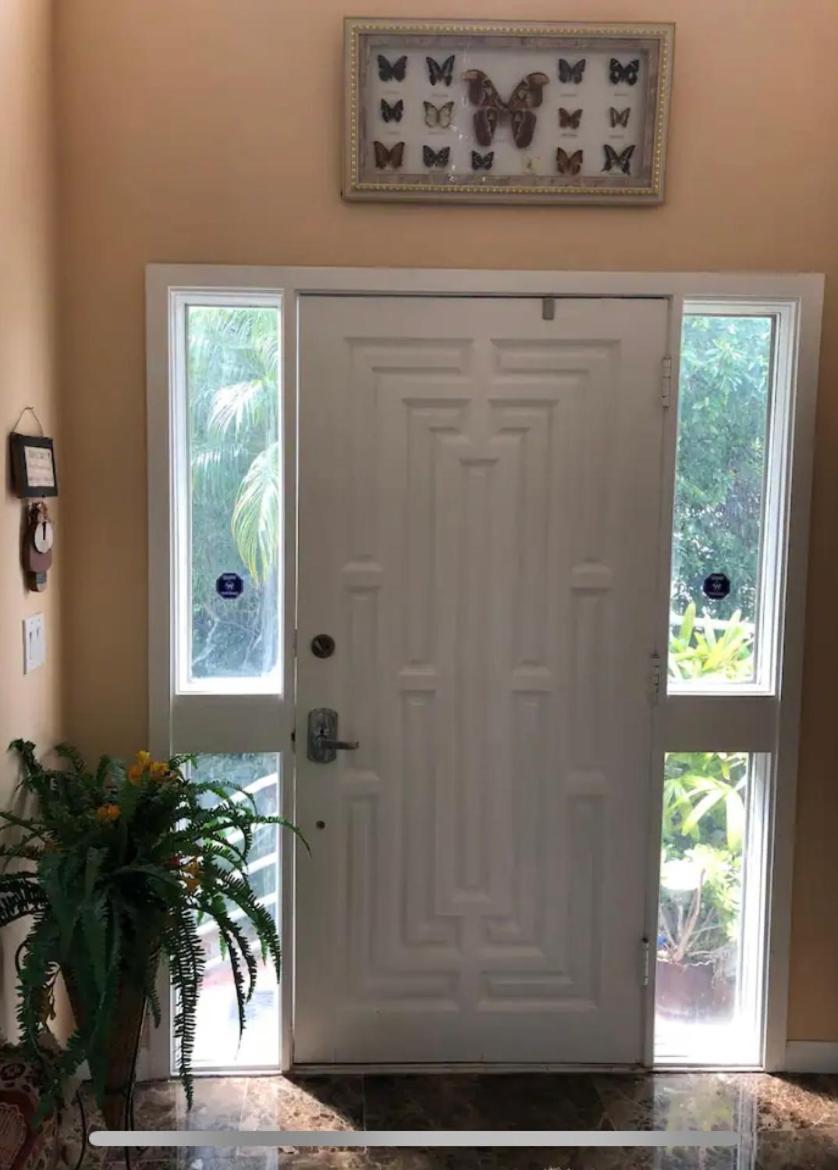 Large Luxury Studio with View in Santa Monica