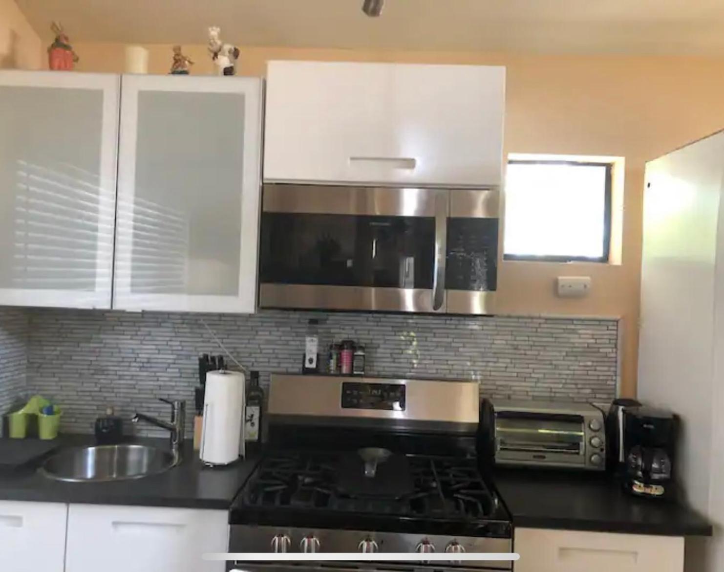 Large Luxury Studio with View in Santa Monica