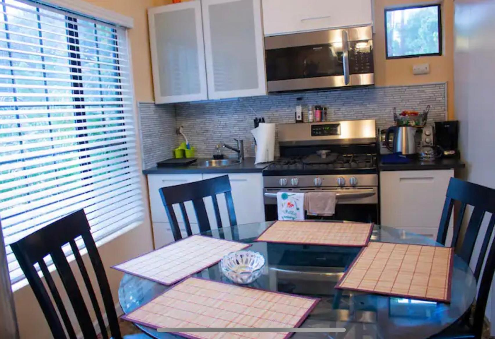 Large Luxury Studio with View in Santa Monica