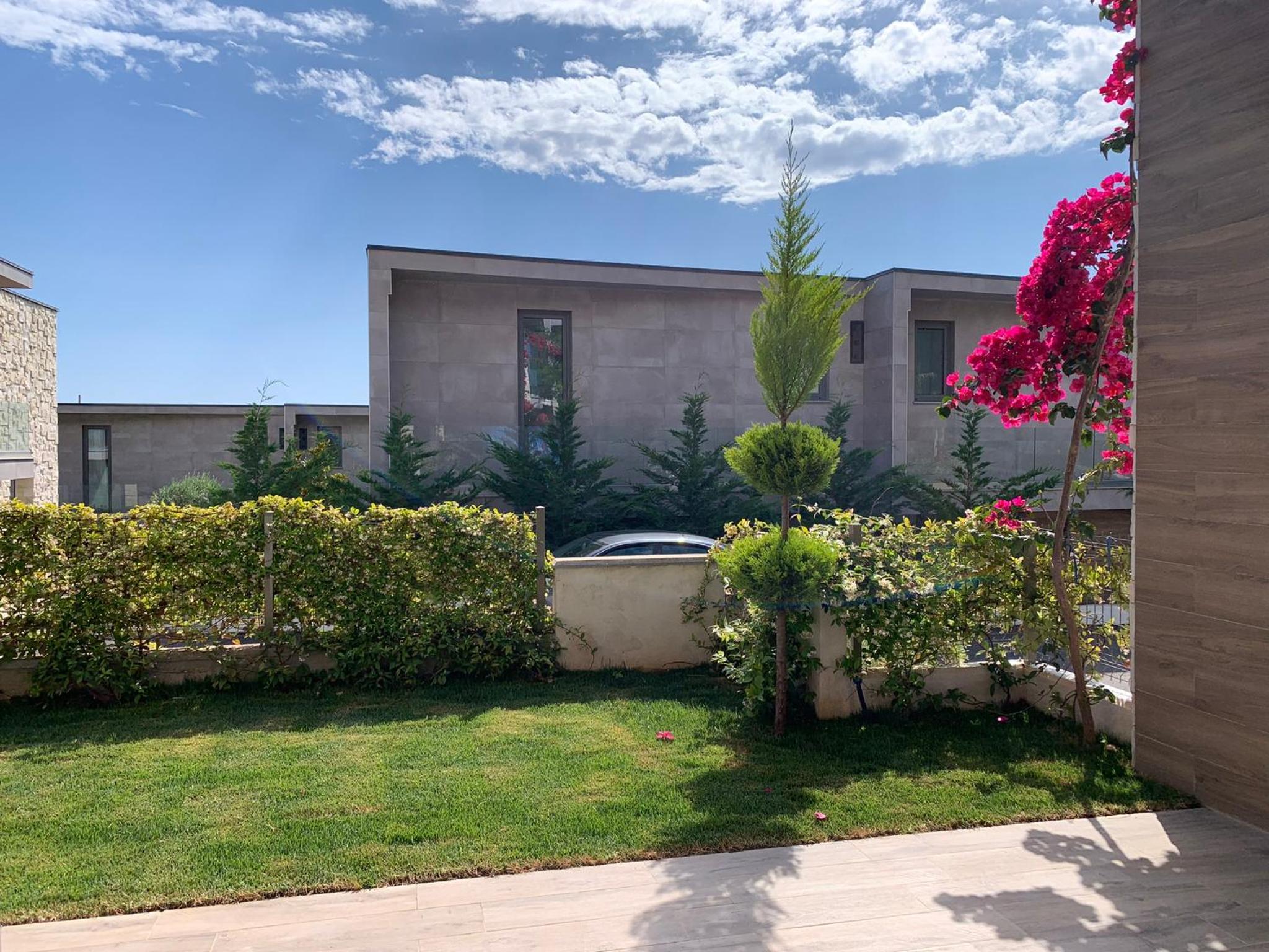OLEA Family Apt with Garden