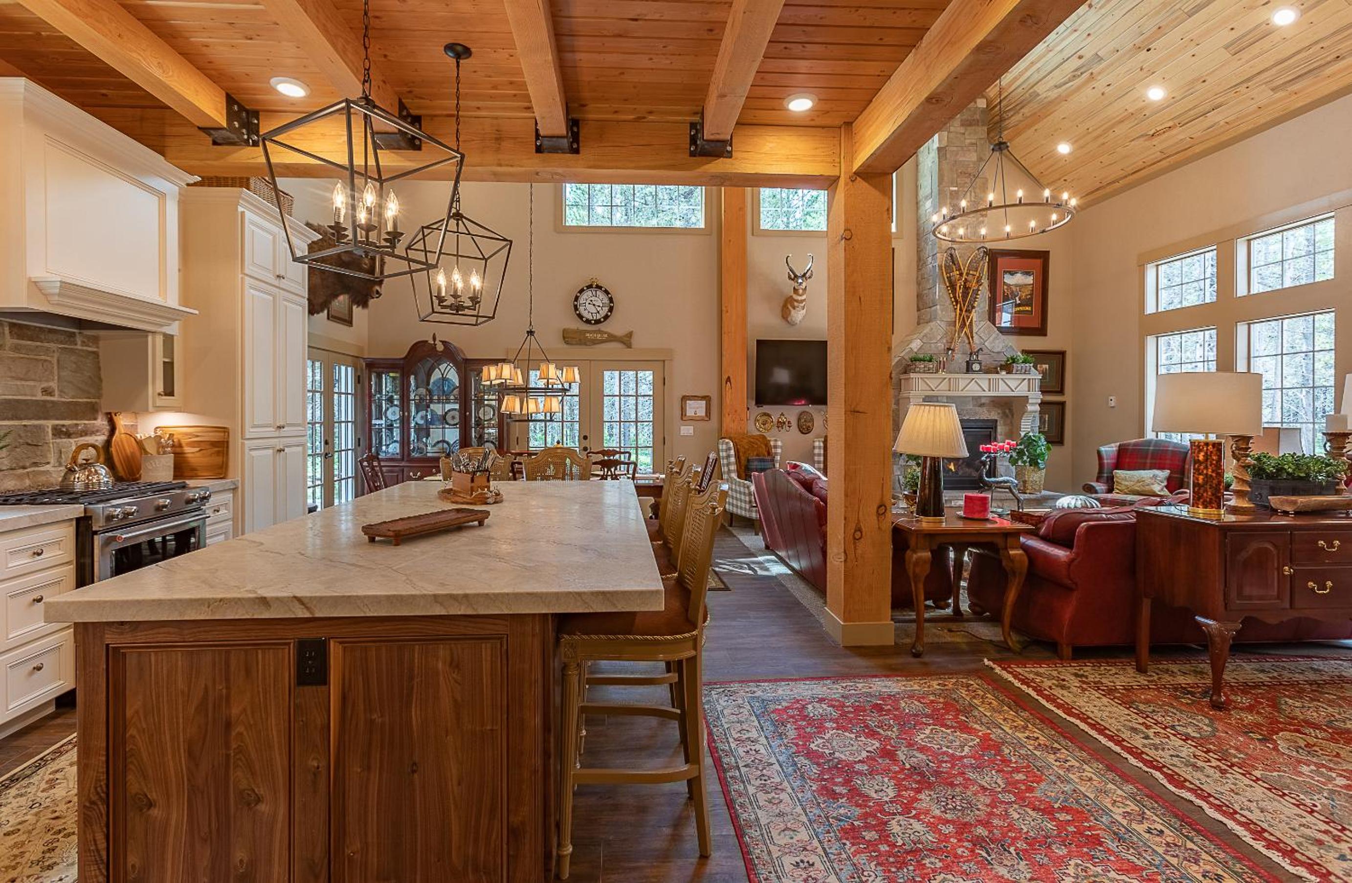 Uncle Chris Cabin by KABINO Air Conditioning Smart TVs Chefs Kitchen Spacious WiFi Grill Bills Island Reservoir Fishing view 2