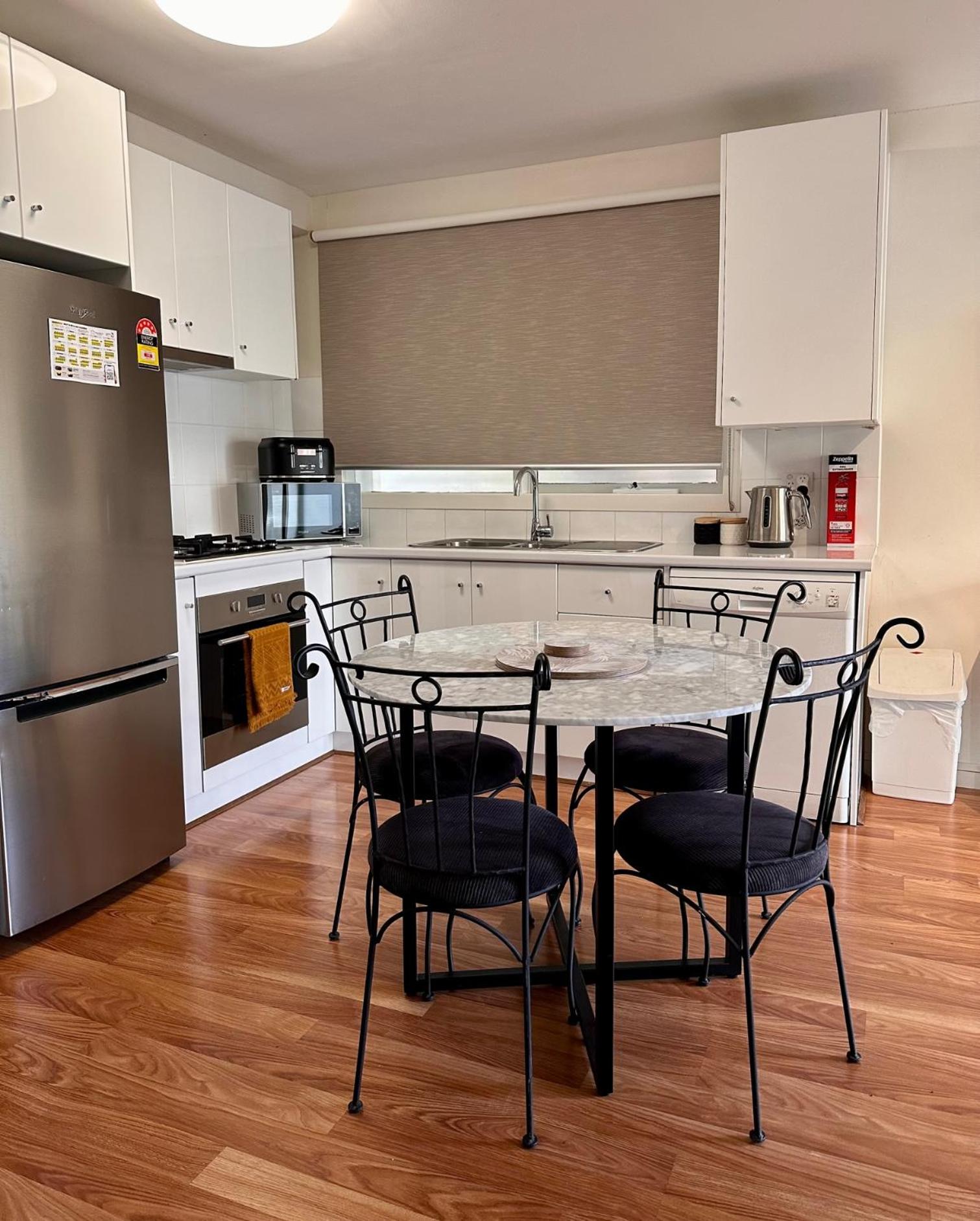 Captains Retreat Apartments and Cottages