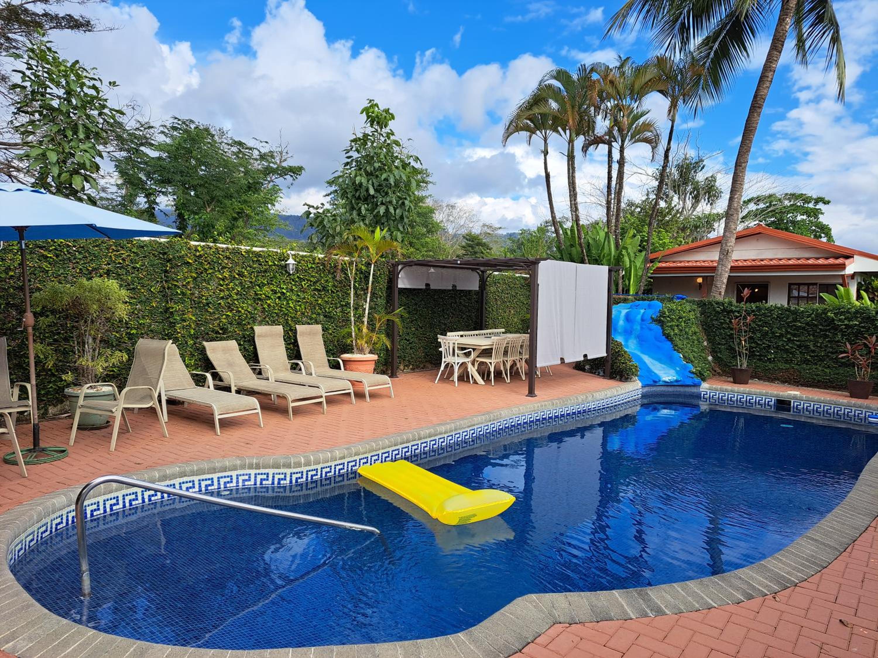 Villa Jaco Sol 4 bdr resort pool near the beach
