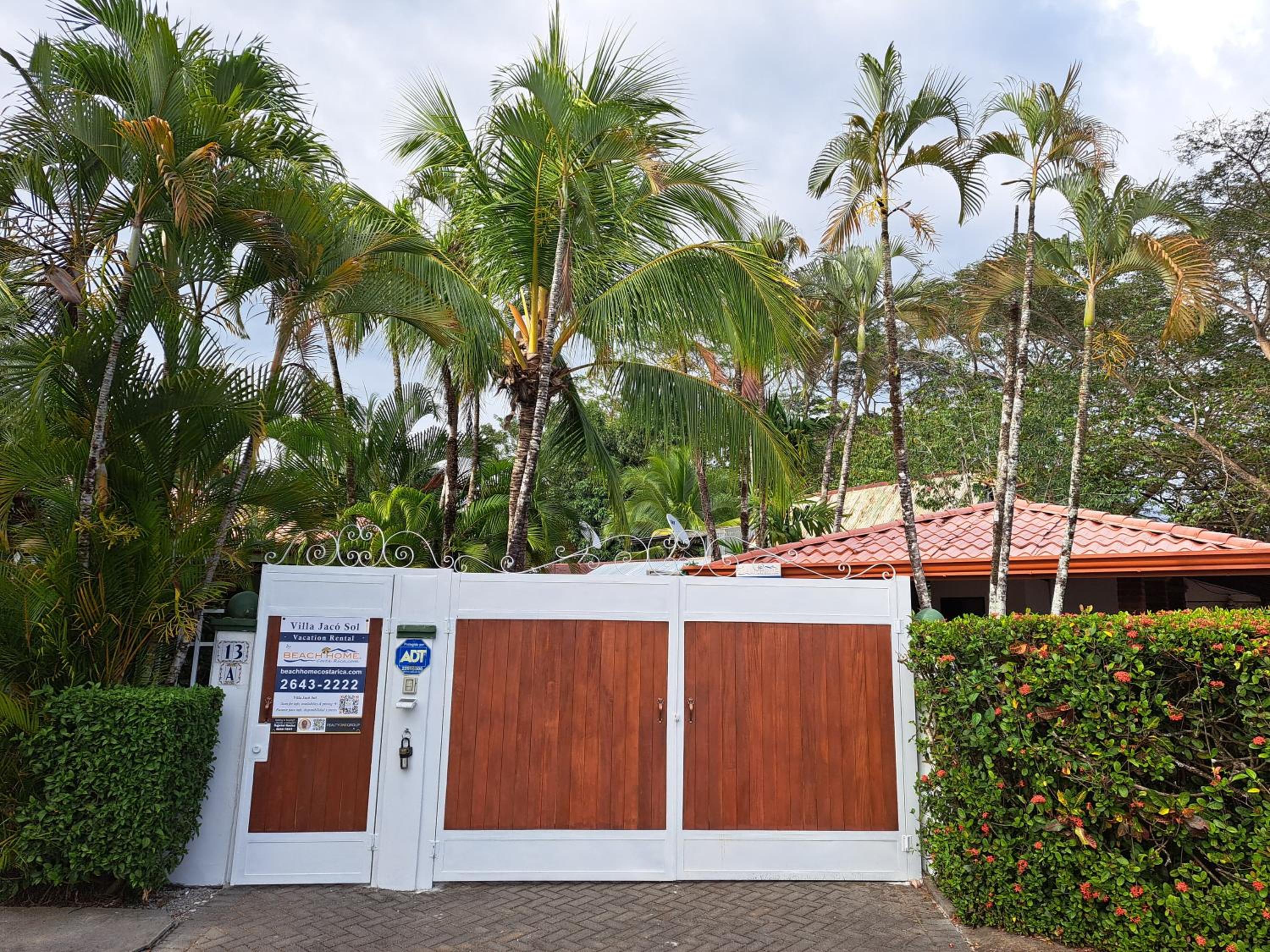 Villa Jaco Sol 4 bdr resort pool near the beach