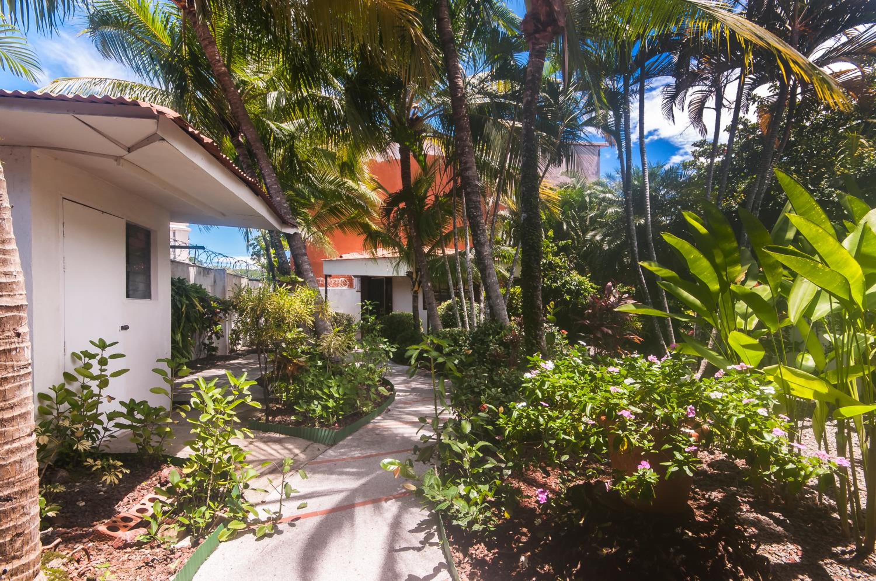 Villa Jaco Sol 4 bdr resort pool near the beach