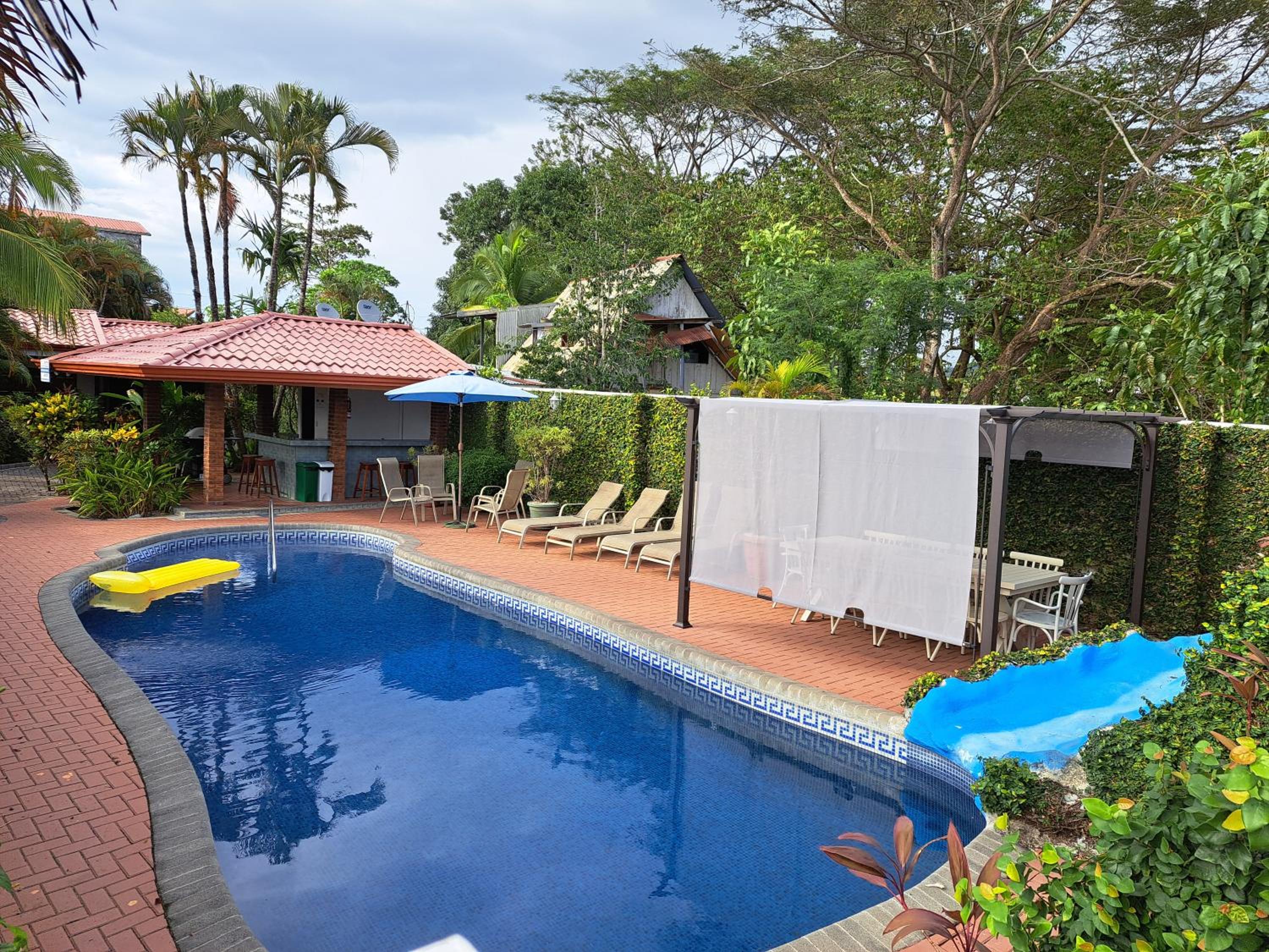 Villa Jaco Sol 4 bdr resort pool near the beach
