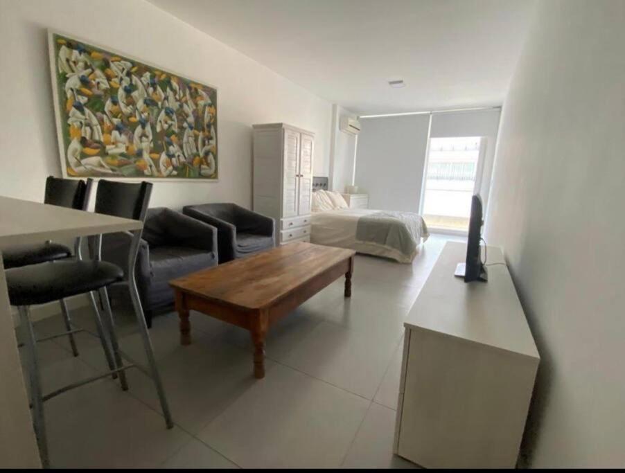 Luxury and Comfort Vizion Hollywood by Carpincho RE