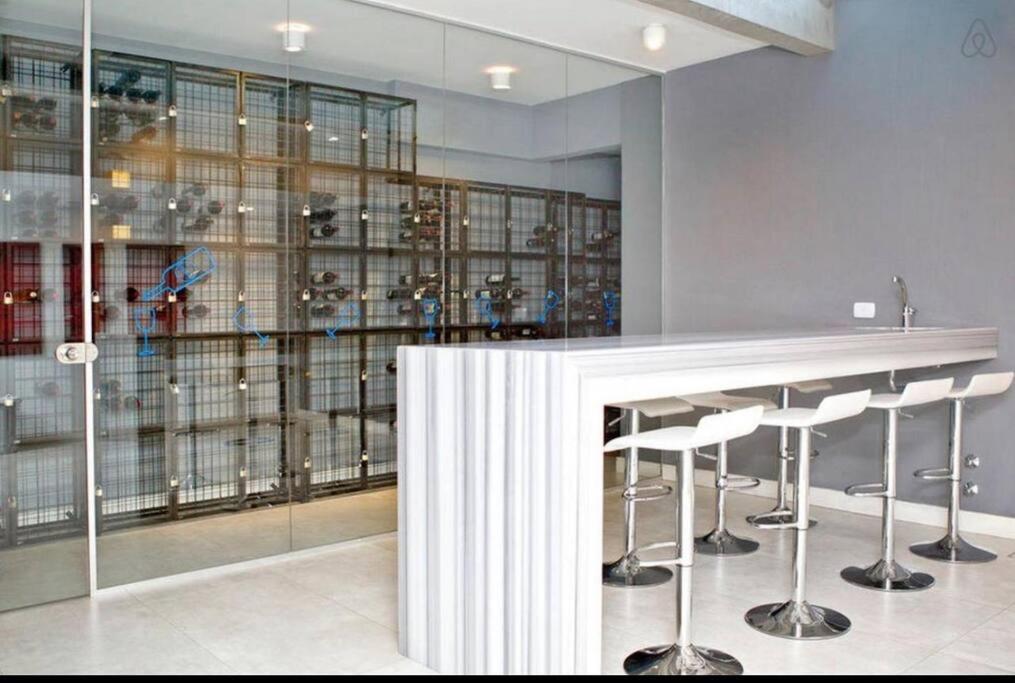 Luxury and Comfort Vizion Hollywood by Carpincho RE