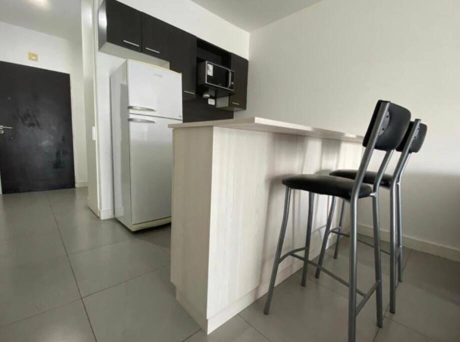 Luxury and Comfort Vizion Hollywood by Carpincho RE