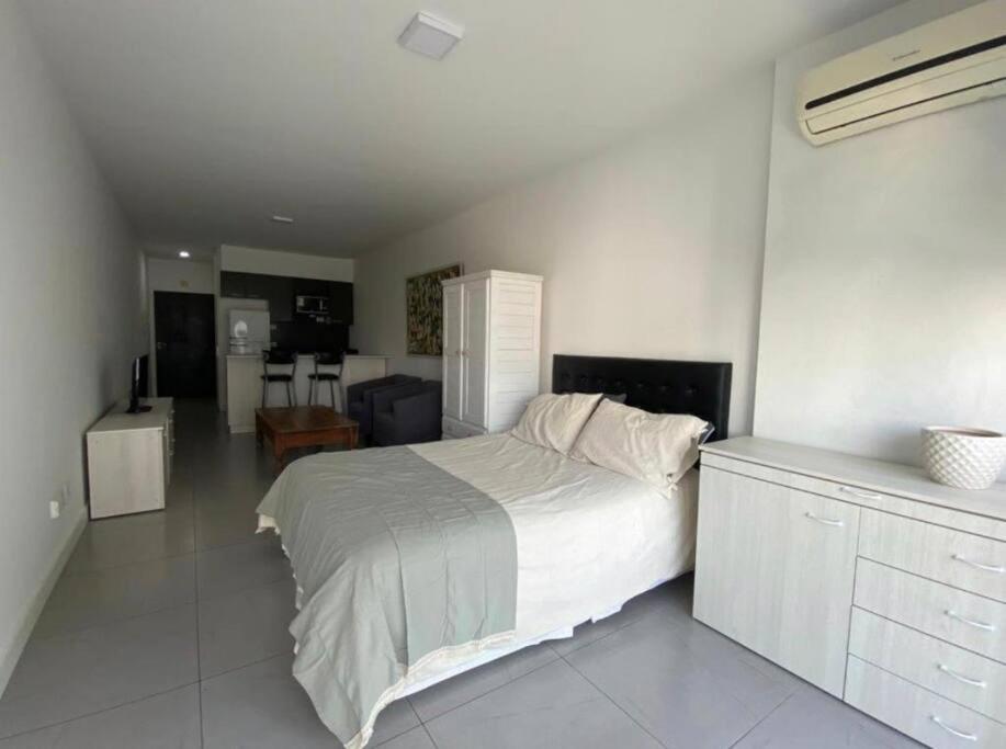 Luxury and Comfort Vizion Hollywood by Carpincho RE